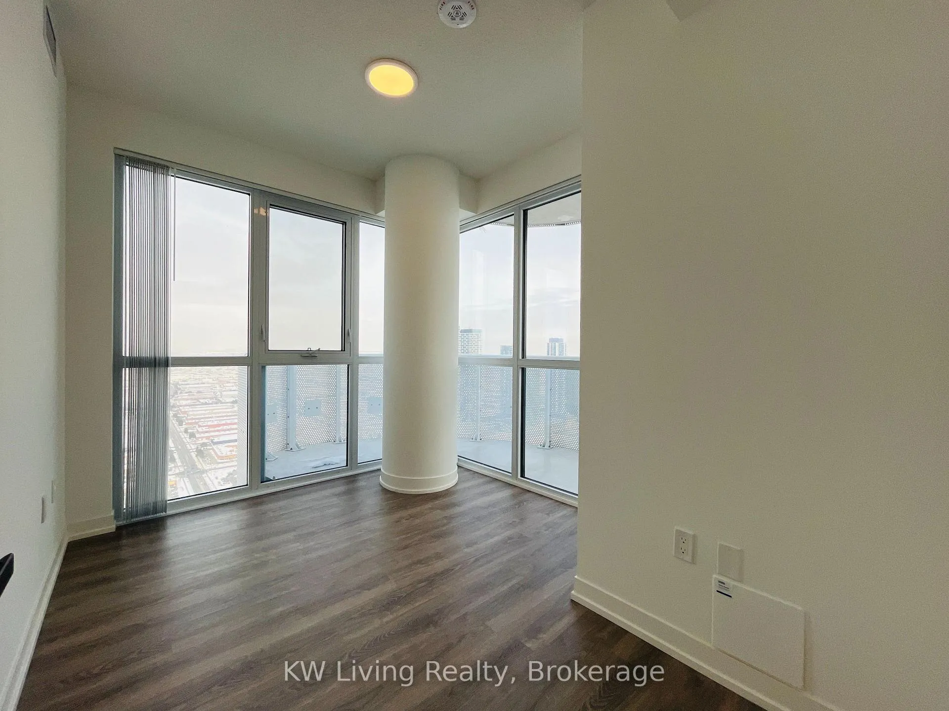 Photo 9 of Unit 5306, 8 Interchange Way, Vaughan, Vaughan Corporate Centre — HOMEH