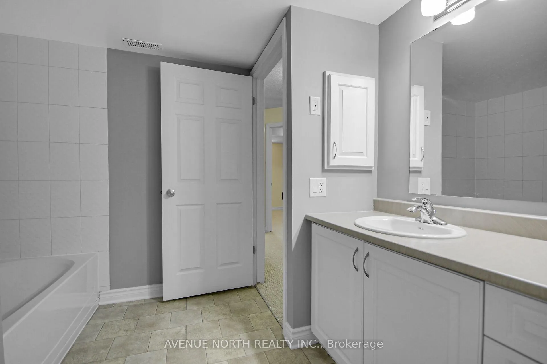 Photo 27 of Unit A, 772 Chapman Mills Drive, Ottawa, Barrhaven - Strandherd — HOMEH