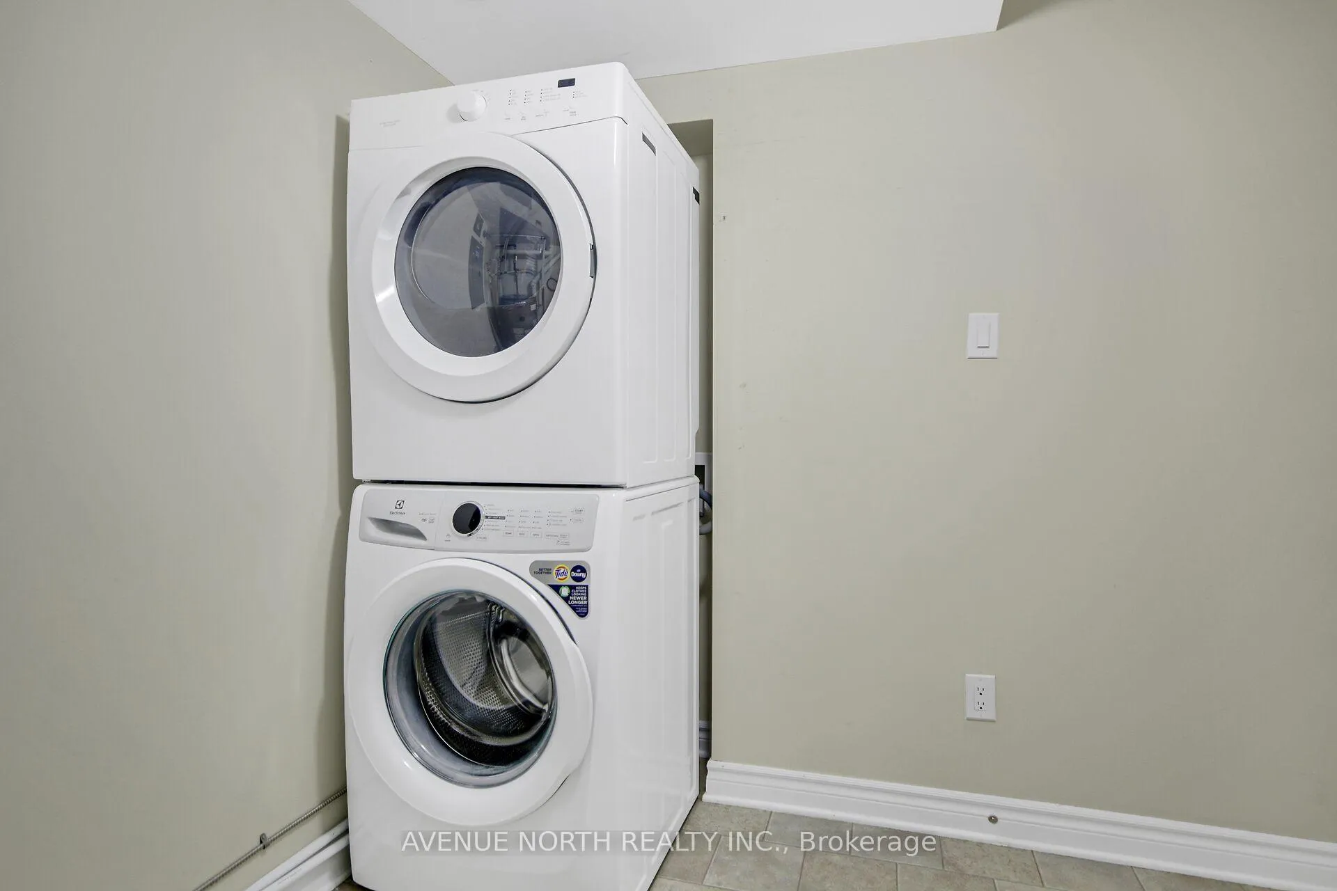 Photo 29 of Unit A, 772 Chapman Mills Drive, Ottawa, Barrhaven - Strandherd — HOMEH