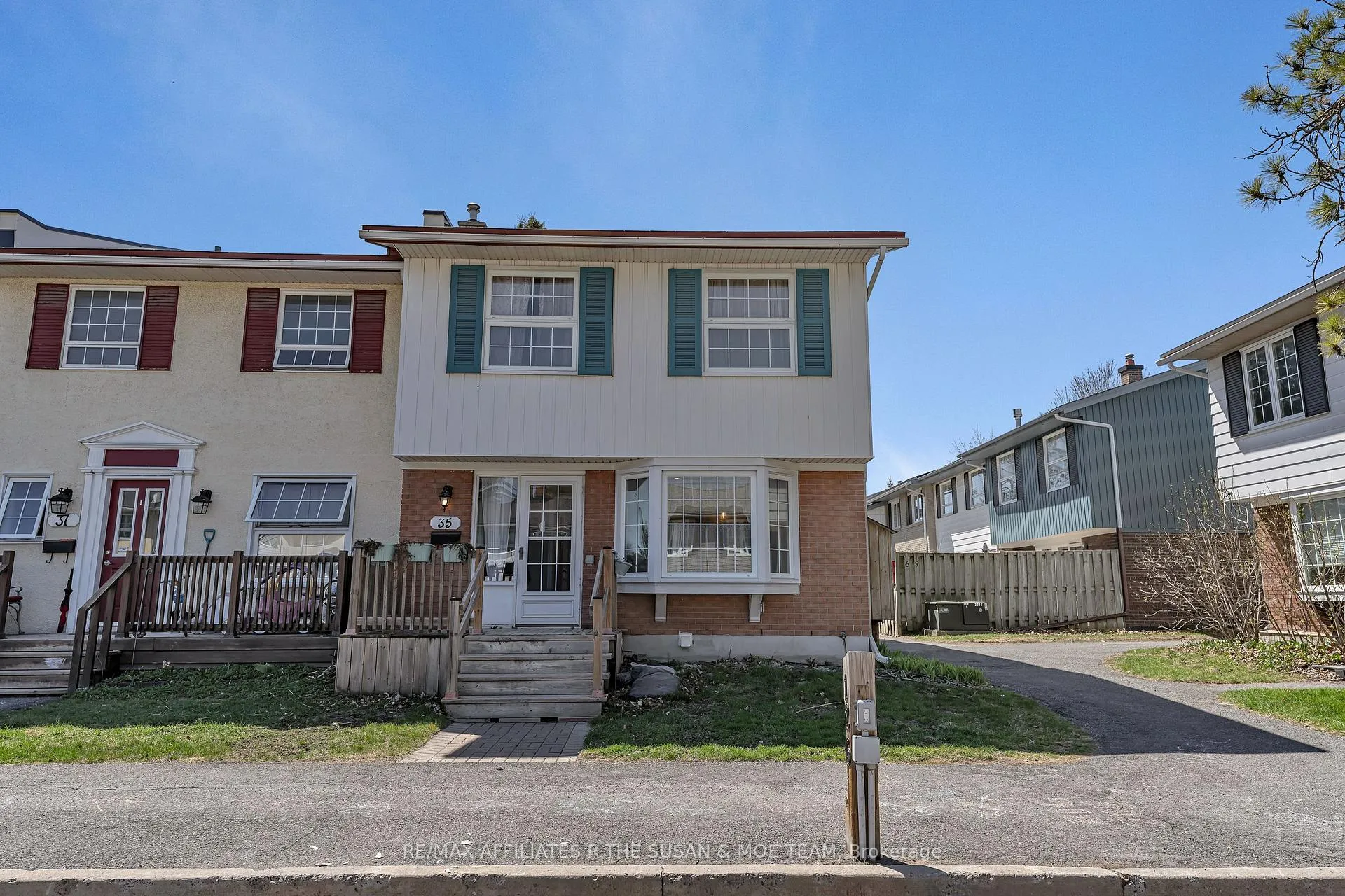 Photo 1 of 35 Monterey Drive, Ottawa, Leslie Park — HOMEH