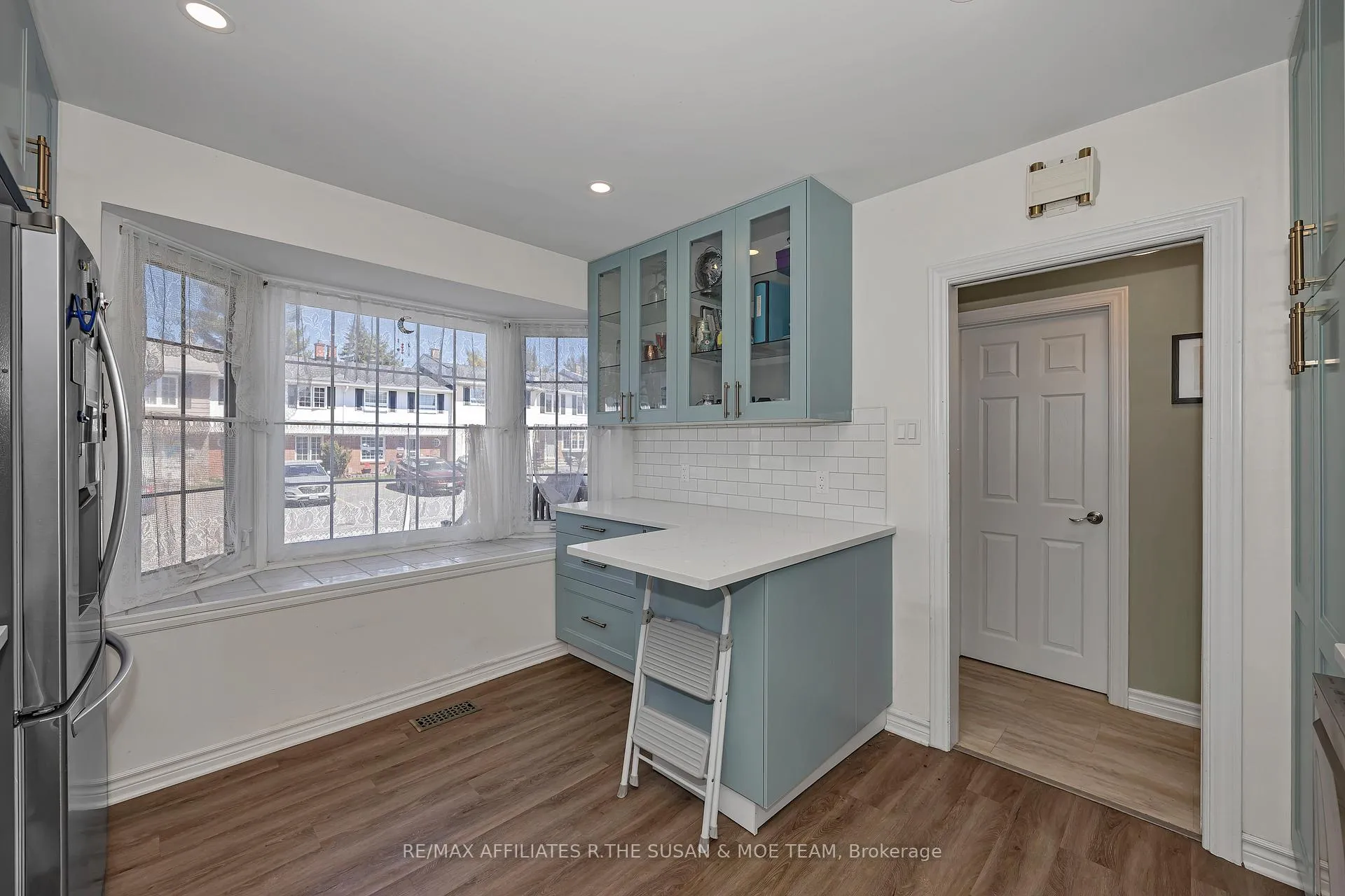 Photo 9 of 35 Monterey Drive, Ottawa, Leslie Park — HOMEH