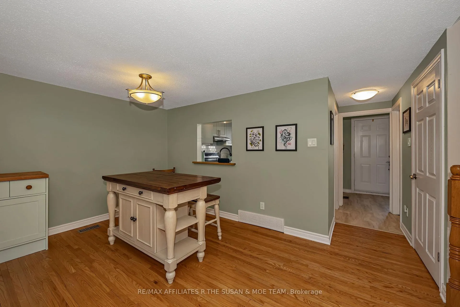 Photo 13 of 35 Monterey Drive, Ottawa, Leslie Park — HOMEH