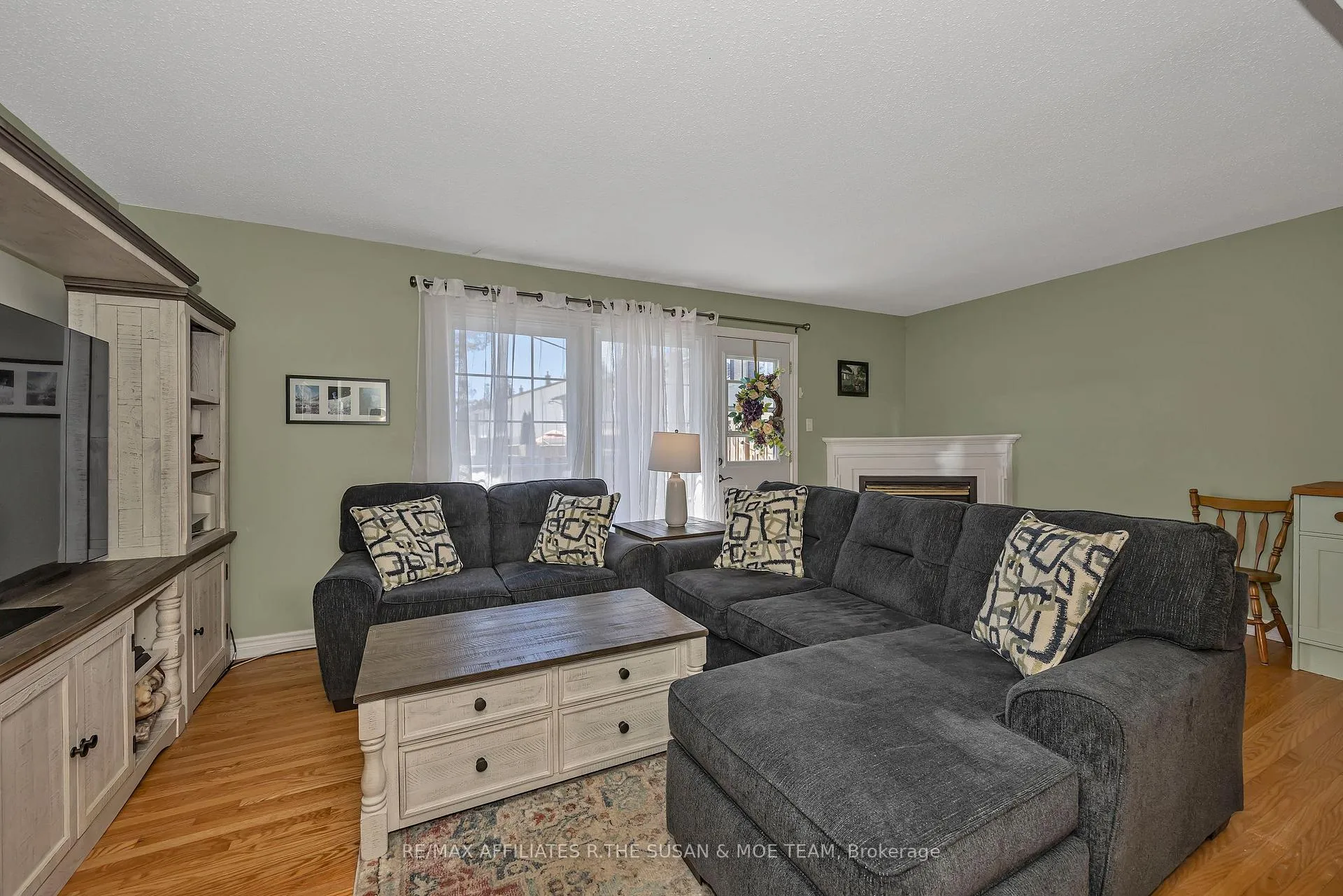 Photo 17 of 35 Monterey Drive, Ottawa, Leslie Park — HOMEH