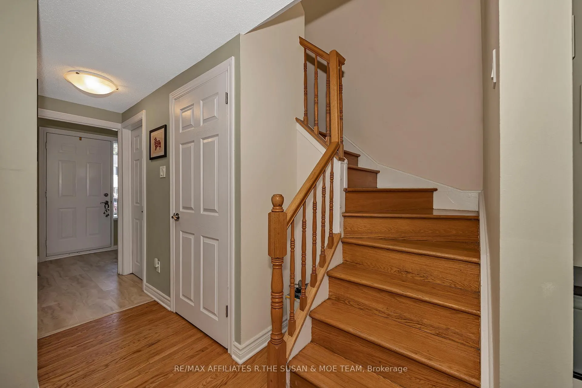 Photo 19 of 35 Monterey Drive, Ottawa, Leslie Park — HOMEH