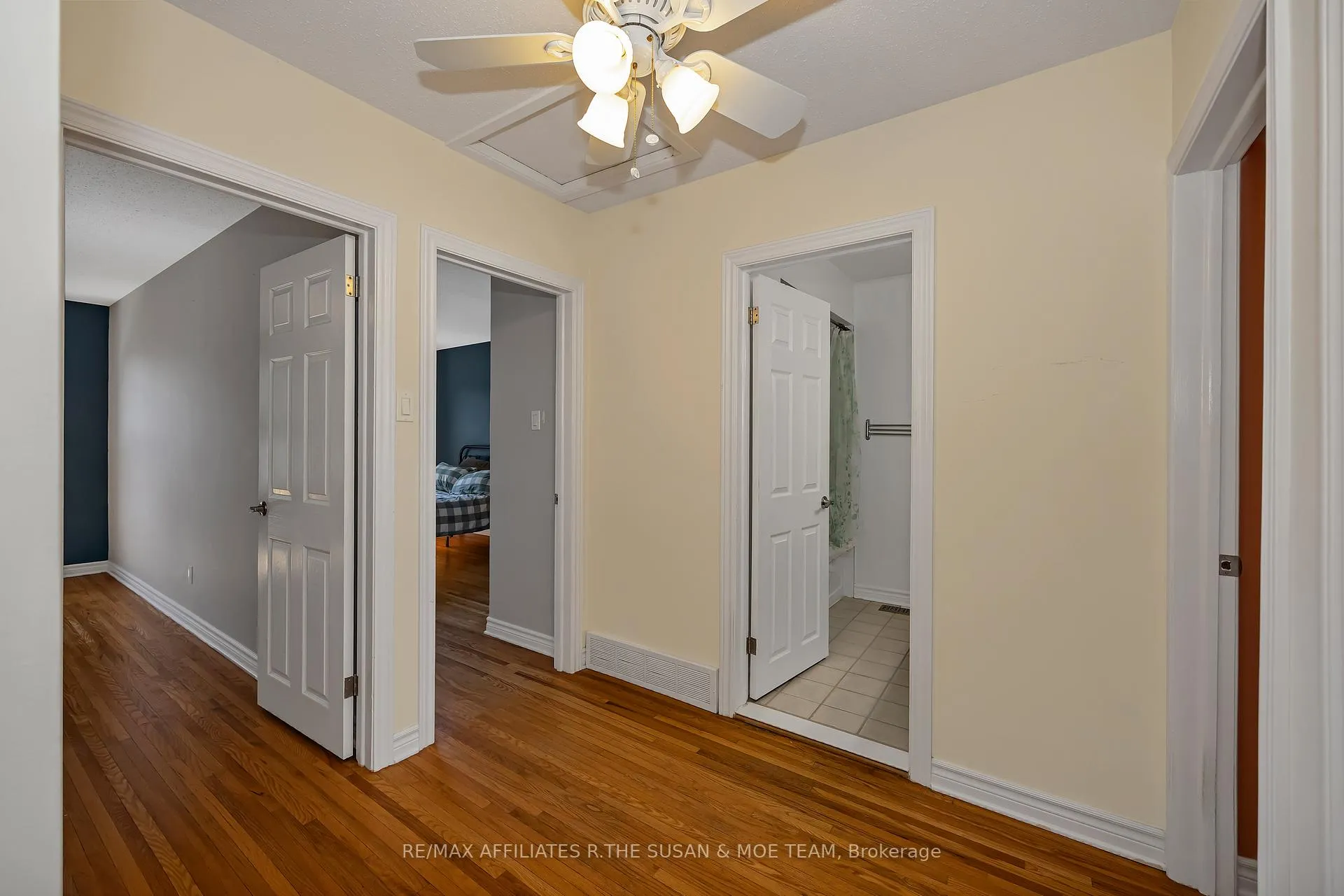 Photo 20 of 35 Monterey Drive, Ottawa, Leslie Park — HOMEH
