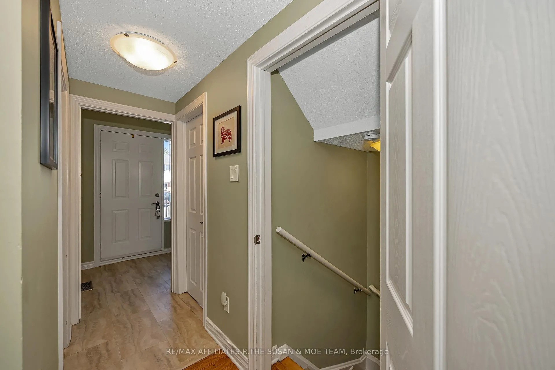 Photo 31 of 35 Monterey Drive, Ottawa, Leslie Park — HOMEH