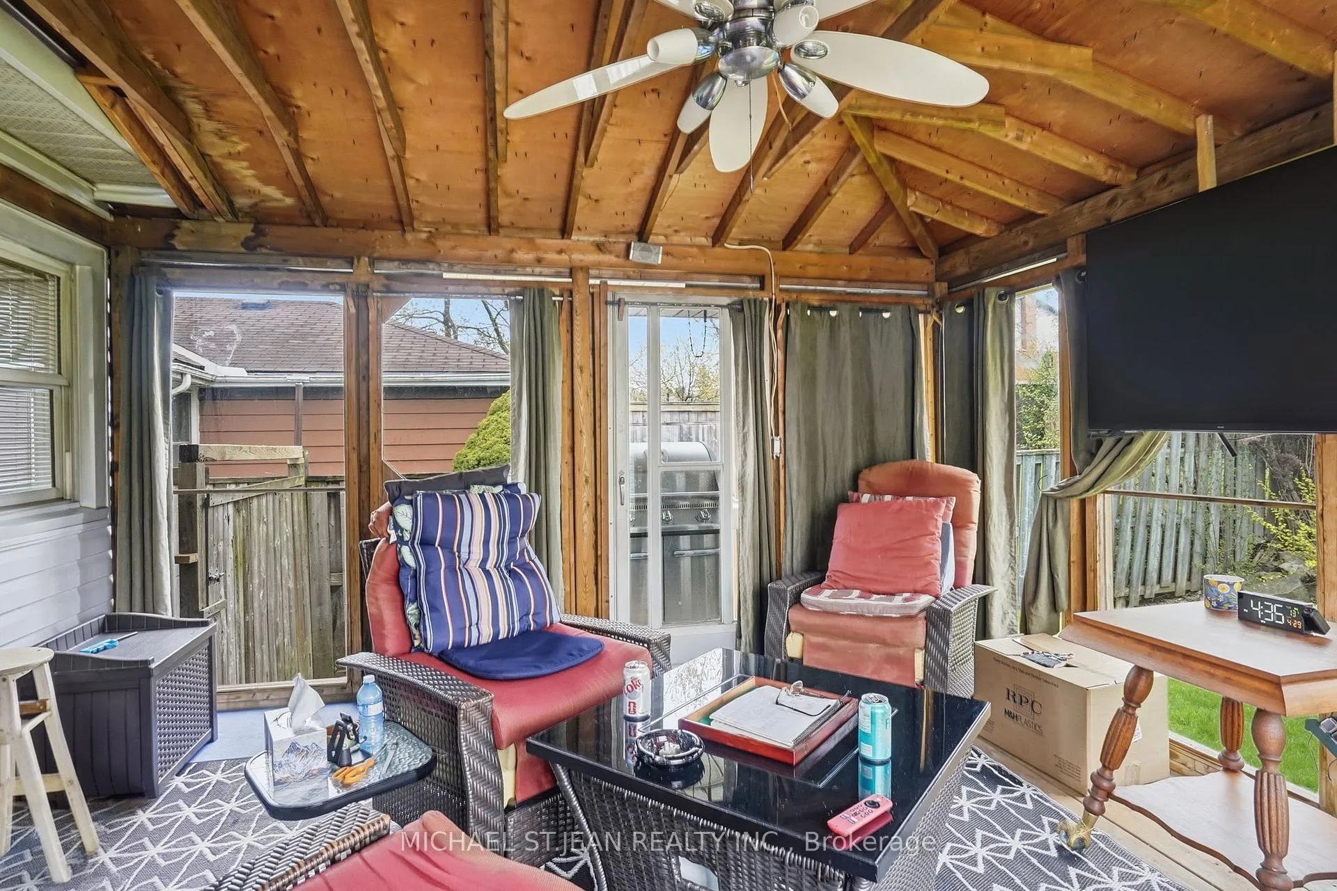 Photo 22 of 44 Lake Avenue N, Hamilton, Riverdale — HOMEH