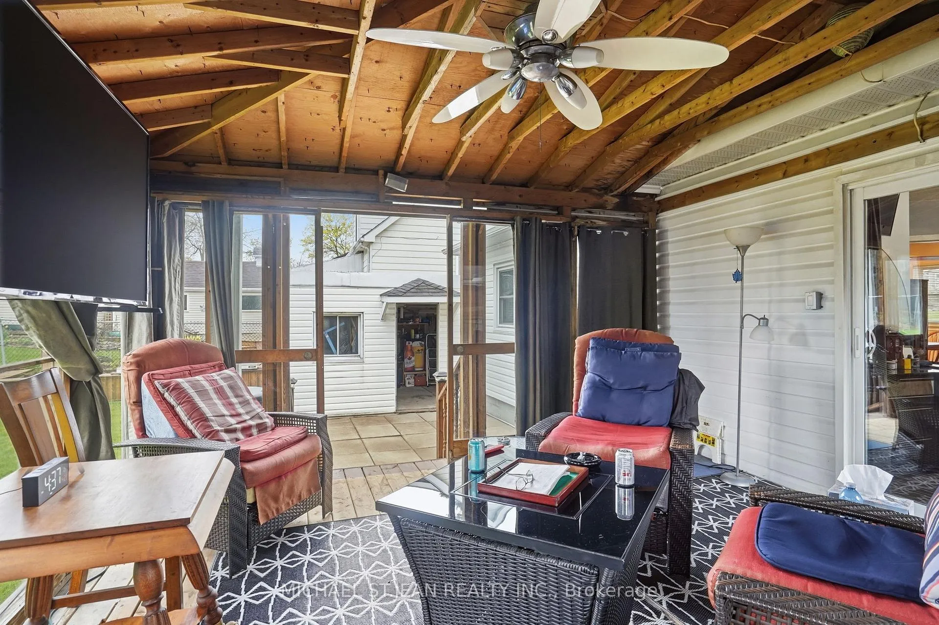 Photo 23 of 44 Lake Avenue N, Hamilton, Riverdale — HOMEH