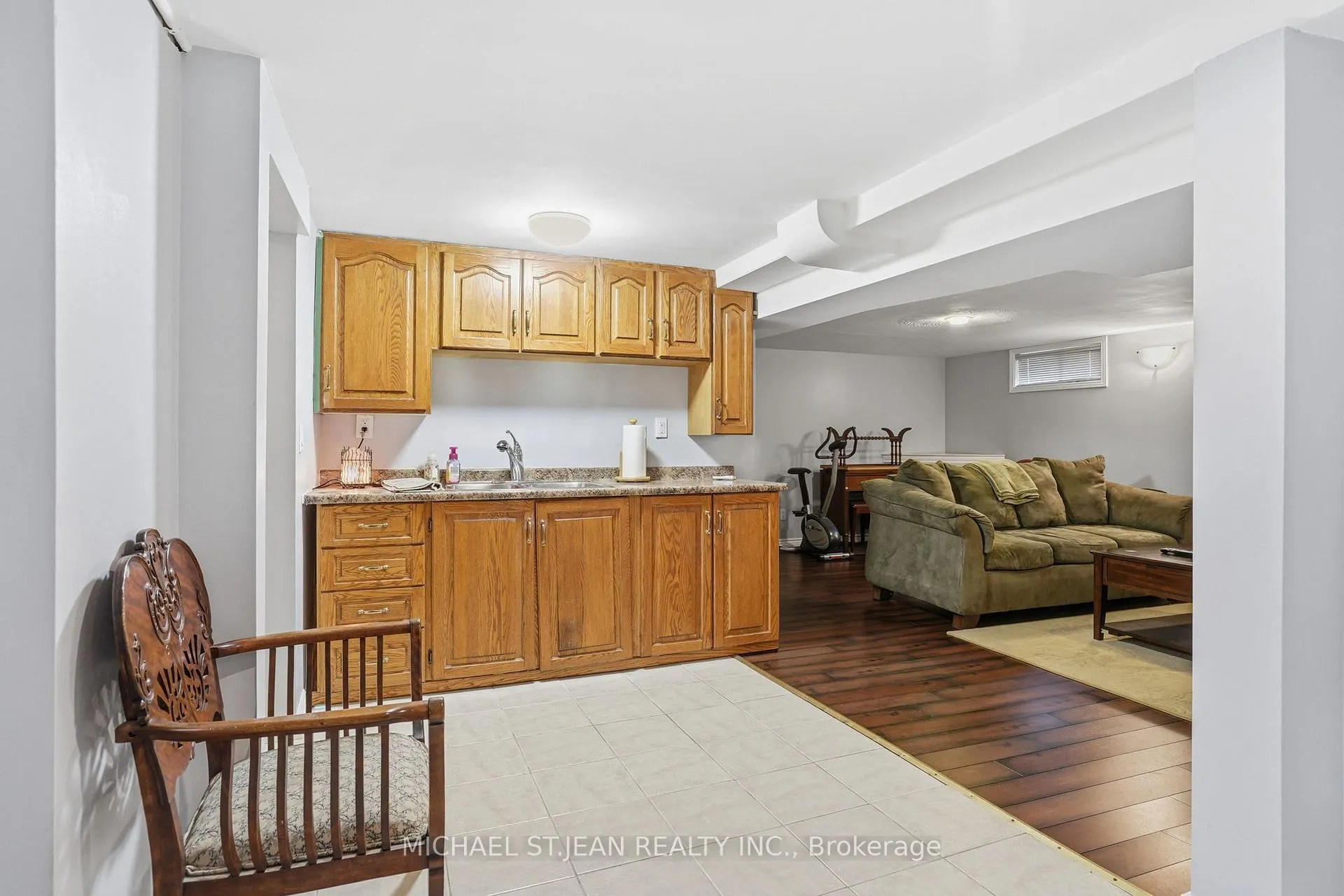 Photo 25 of 44 Lake Avenue N, Hamilton, Riverdale — HOMEH