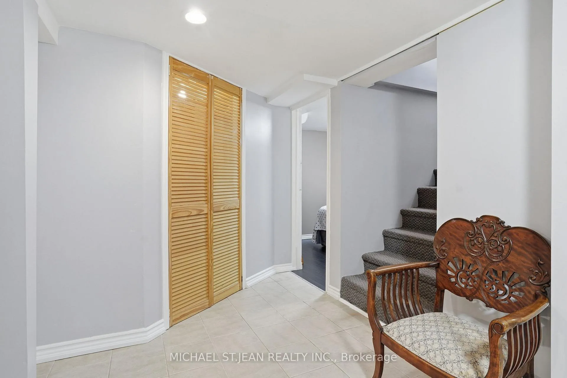 Photo 26 of 44 Lake Avenue N, Hamilton, Riverdale — HOMEH
