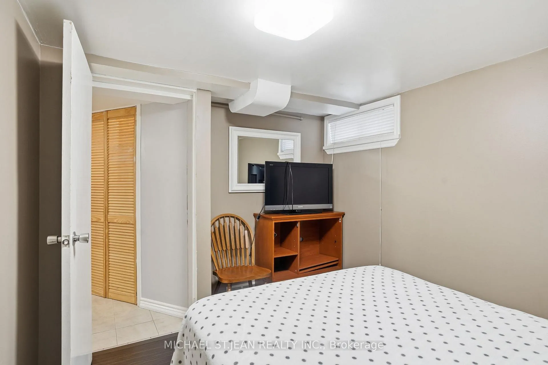 Photo 32 of 44 Lake Avenue N, Hamilton, Riverdale — HOMEH