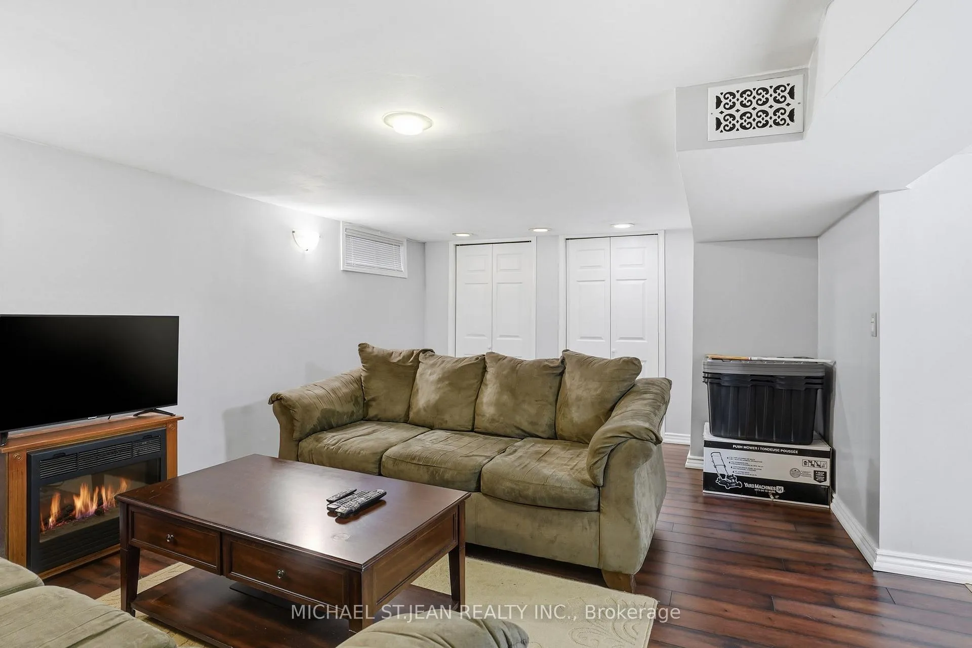 Photo 34 of 44 Lake Avenue N, Hamilton, Riverdale — HOMEH
