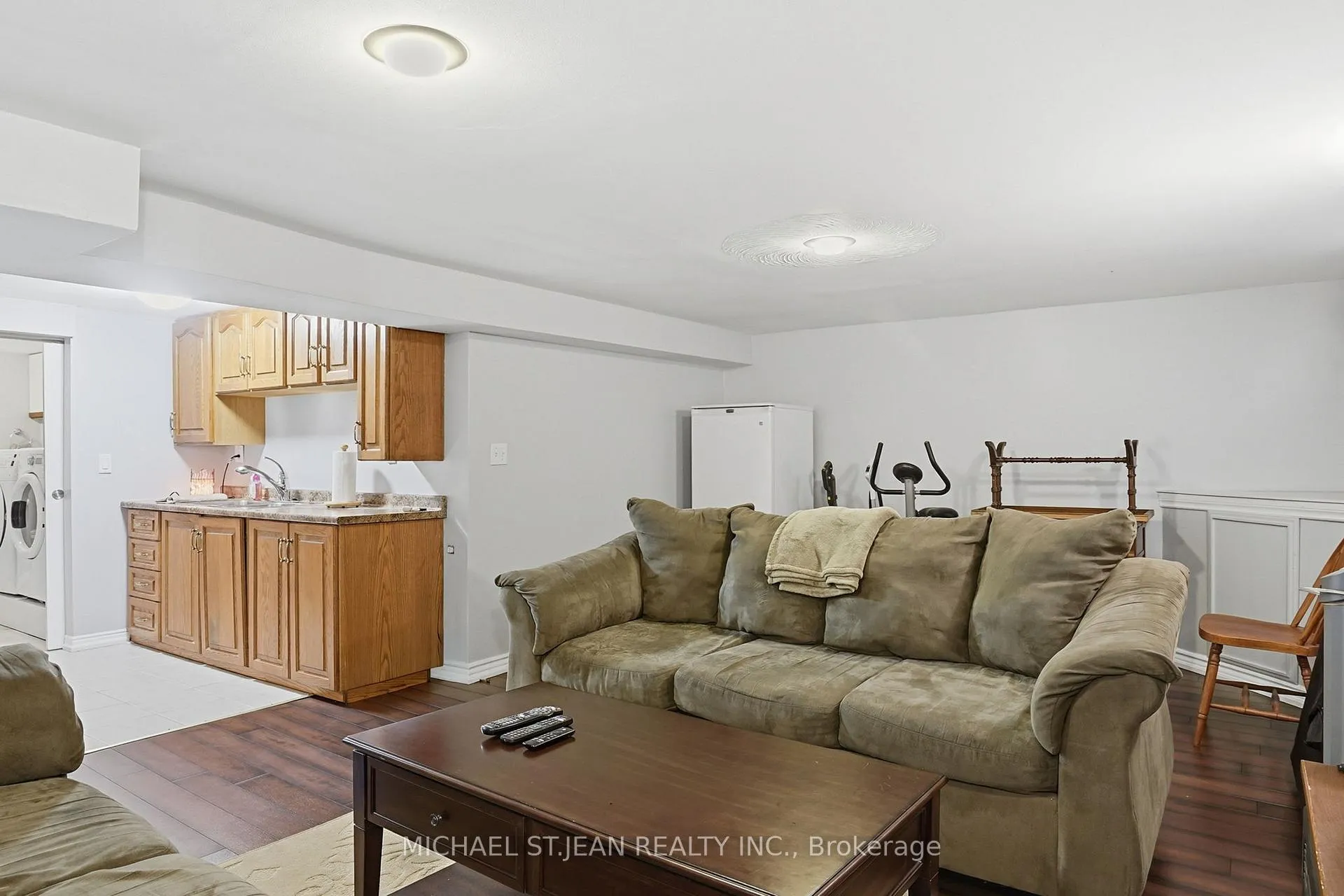 Photo 35 of 44 Lake Avenue N, Hamilton, Riverdale — HOMEH