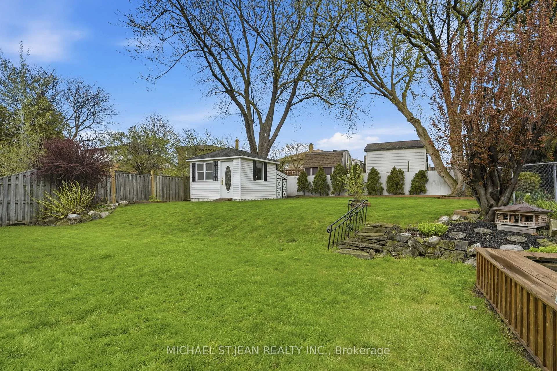 Photo 38 of 44 Lake Avenue N, Hamilton, Riverdale — HOMEH