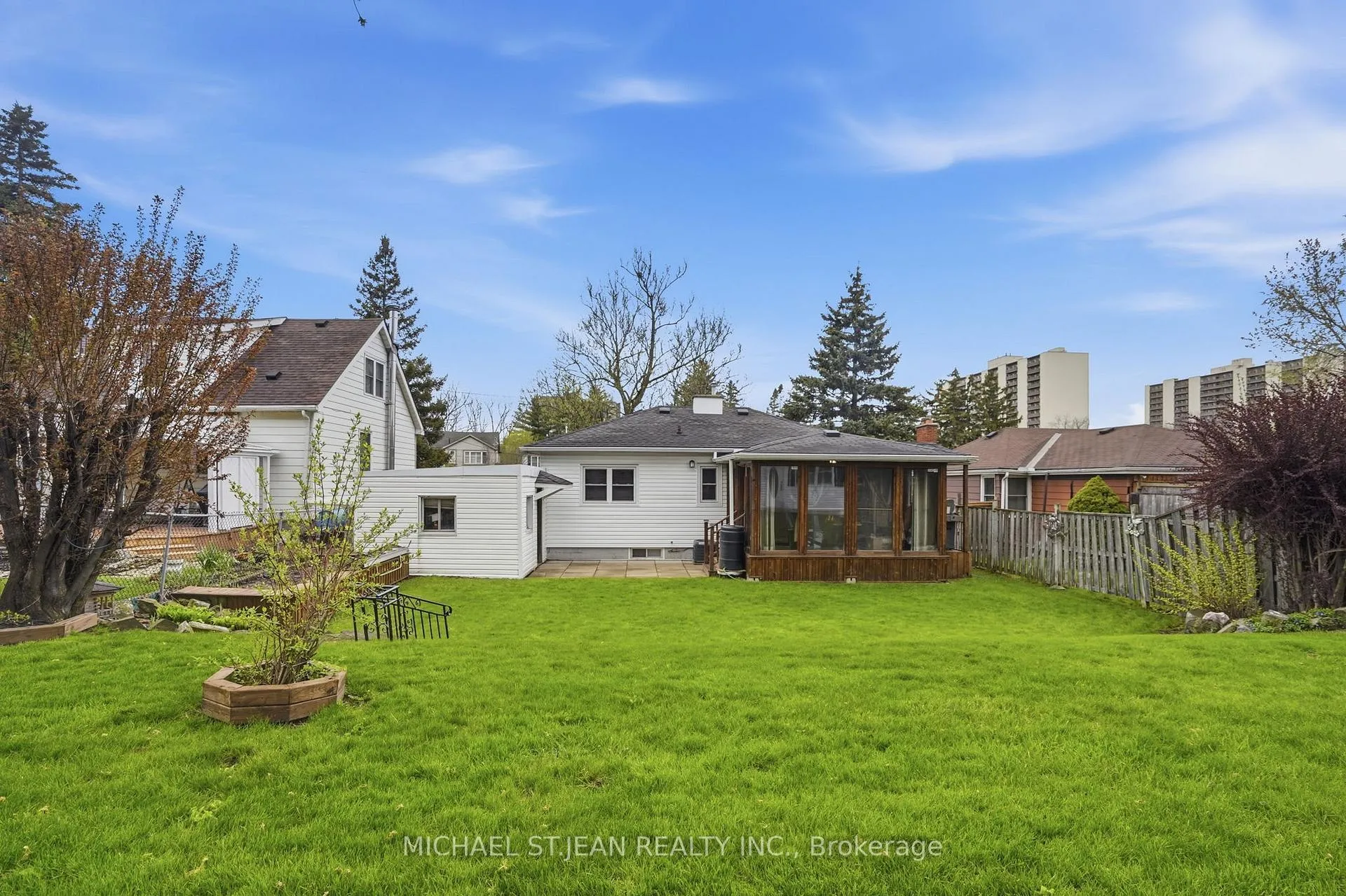Photo 41 of 44 Lake Avenue N, Hamilton, Riverdale — HOMEH