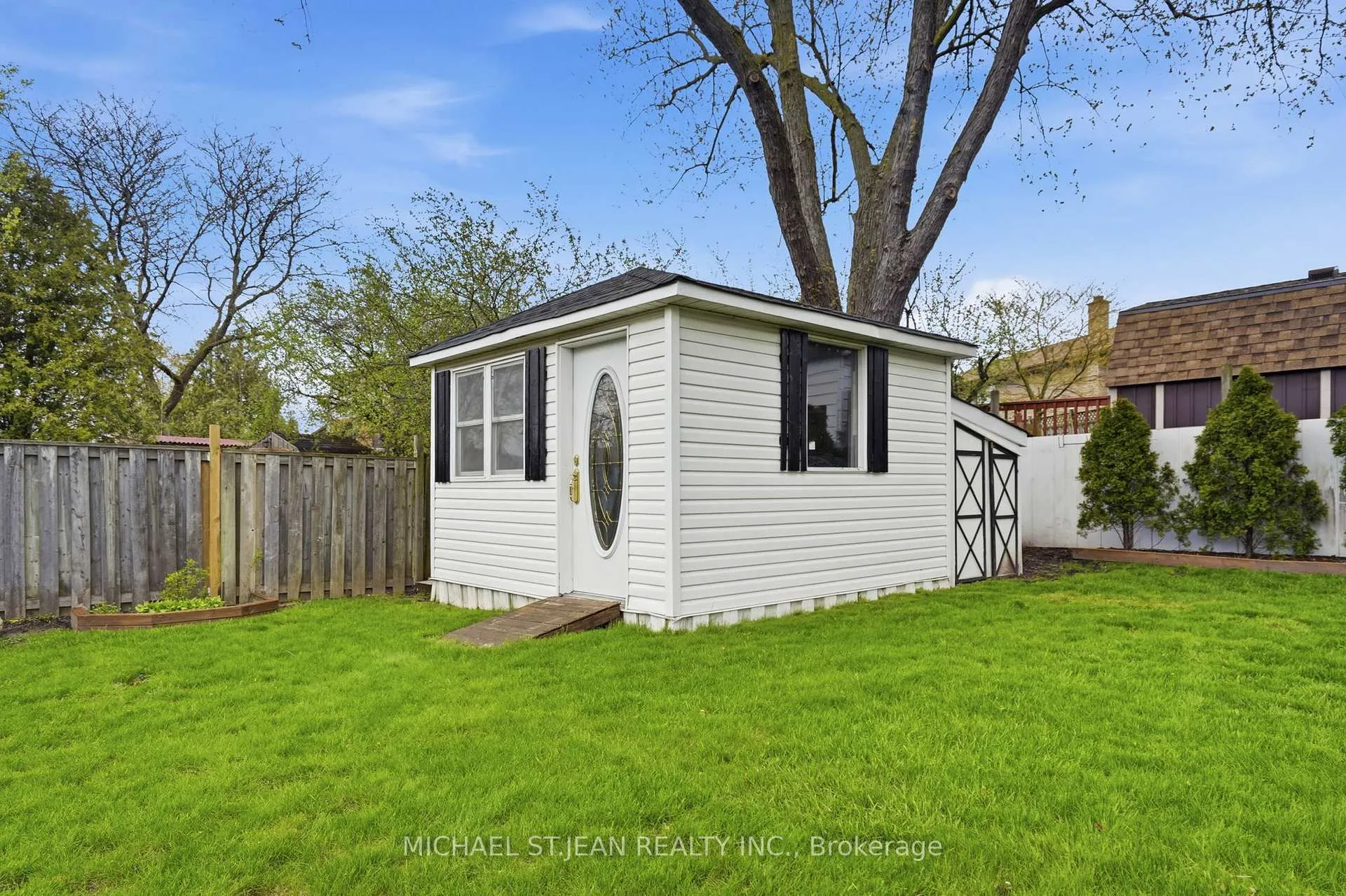 Photo 42 of 44 Lake Avenue N, Hamilton, Riverdale — HOMEH