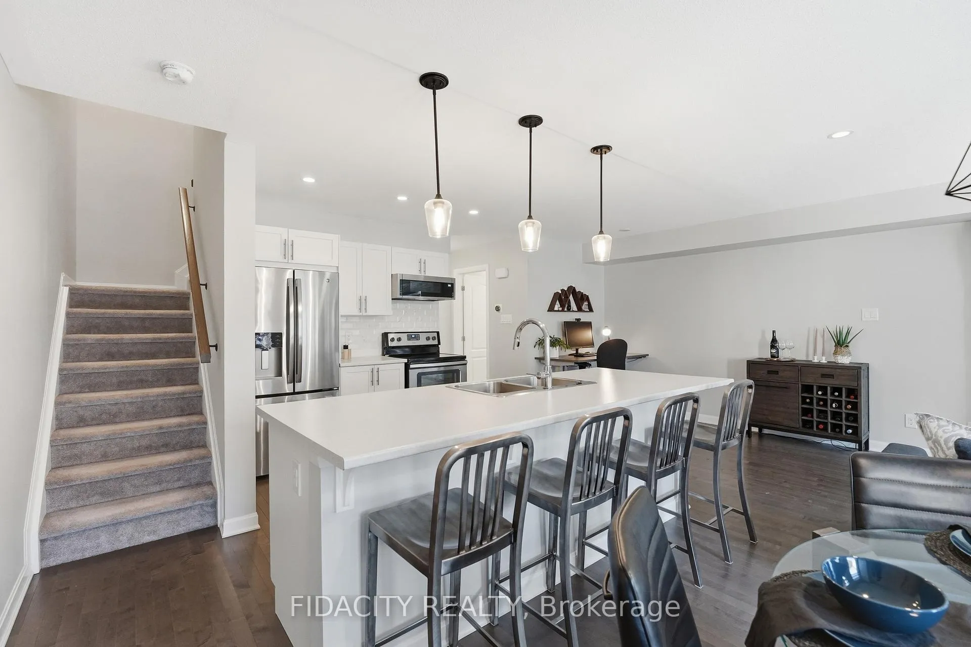Photo 10 of 807 Element Private, Ottawa, Kanata - Emerald Meadows/Trailwest — HOMEH