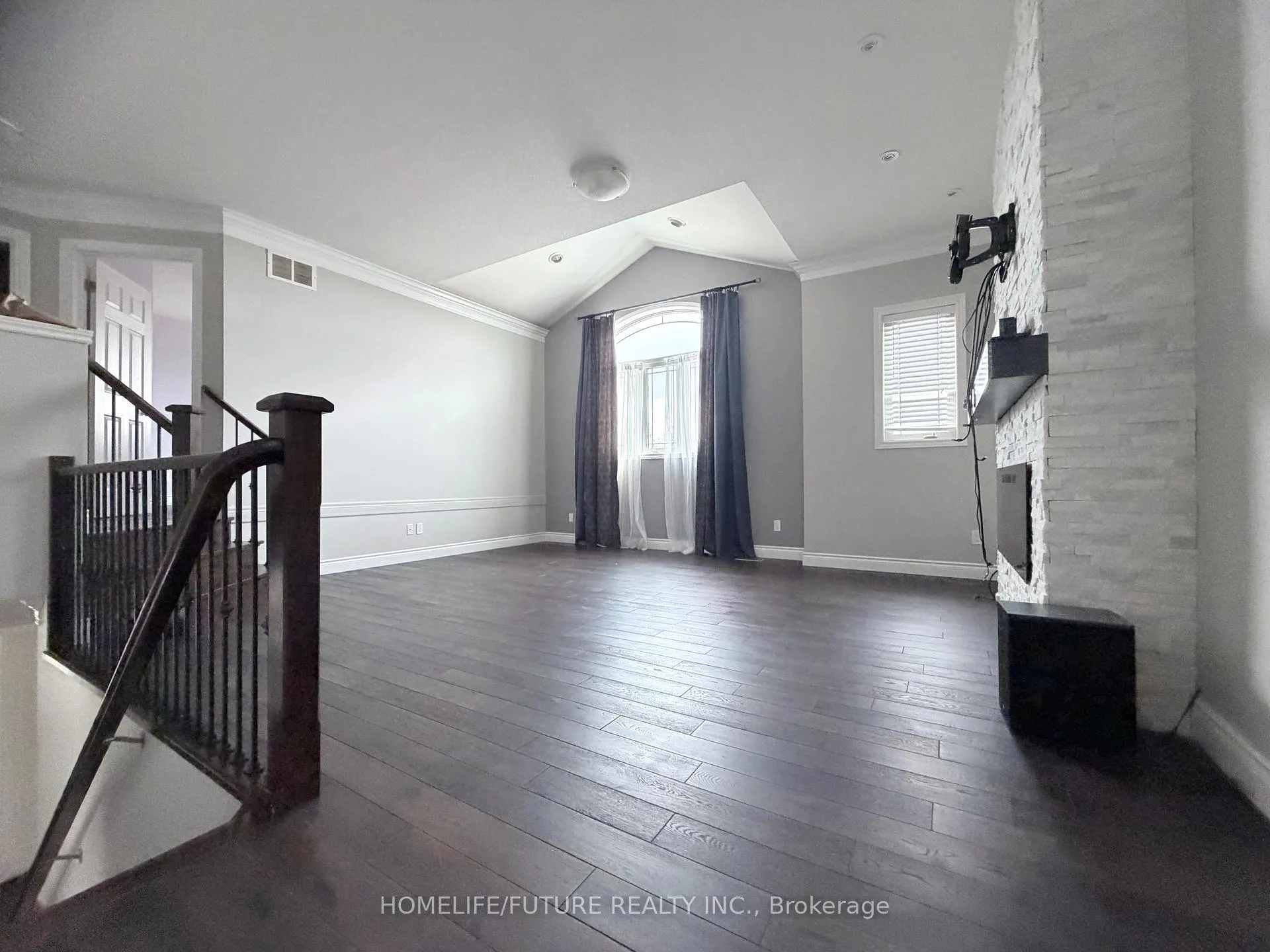 Photo 3 of 72 Bard Boulevard, Guelph, Pineridge/Westminster Woods — HOMEH
