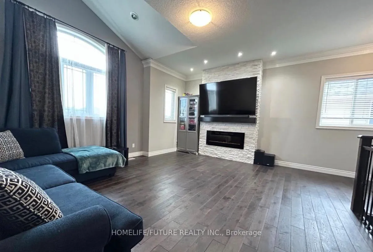 Photo 5 of 72 Bard Boulevard, Guelph, Pineridge/Westminster Woods — HOMEH