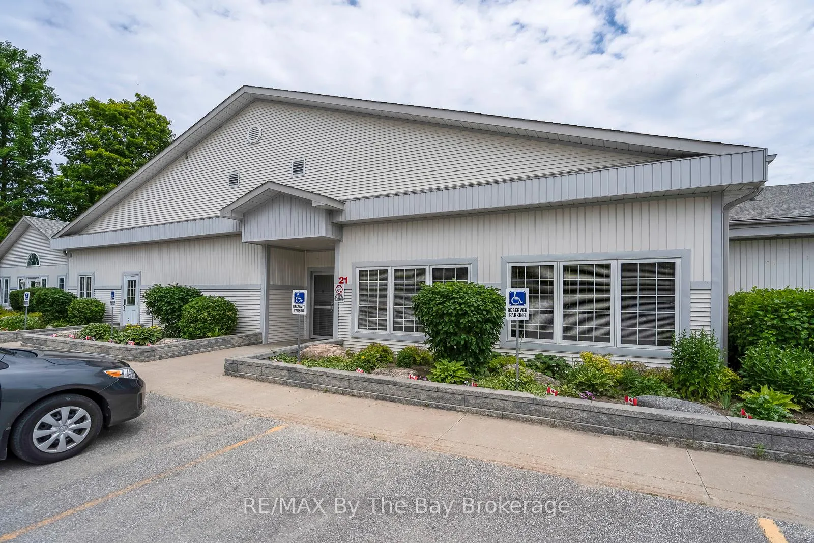Photo 21 of 6 Pacific Avenue, Wasaga Beach — HOMEH