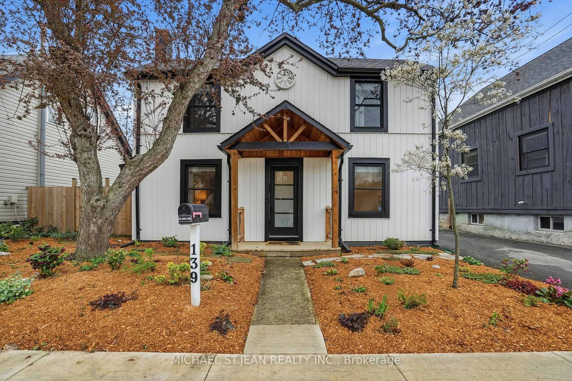 Photo 2 of 139 Canada Street, Hamilton, Kirkendall — HOMEH