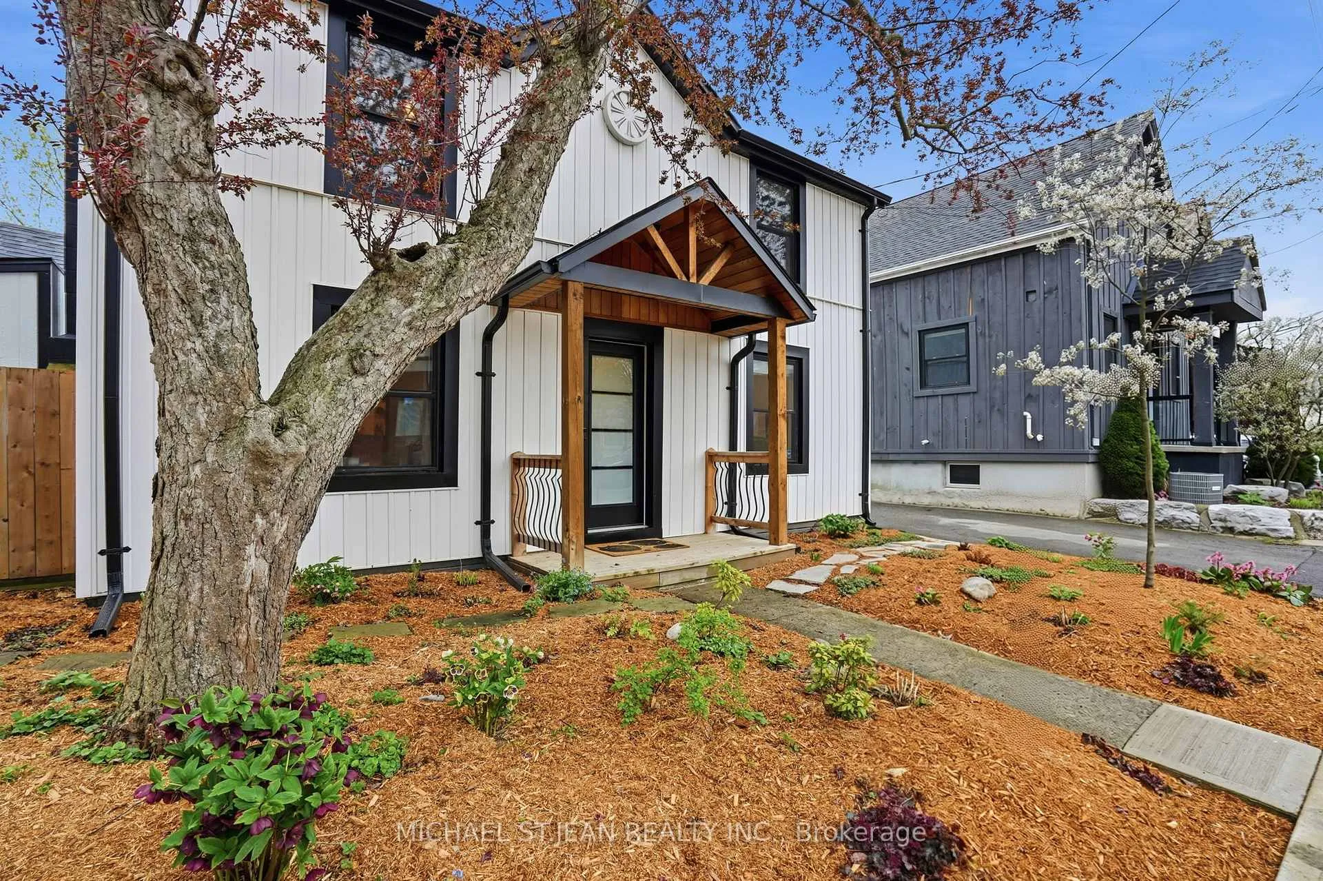 Photo 3 of 139 Canada Street, Hamilton, Kirkendall — HOMEH