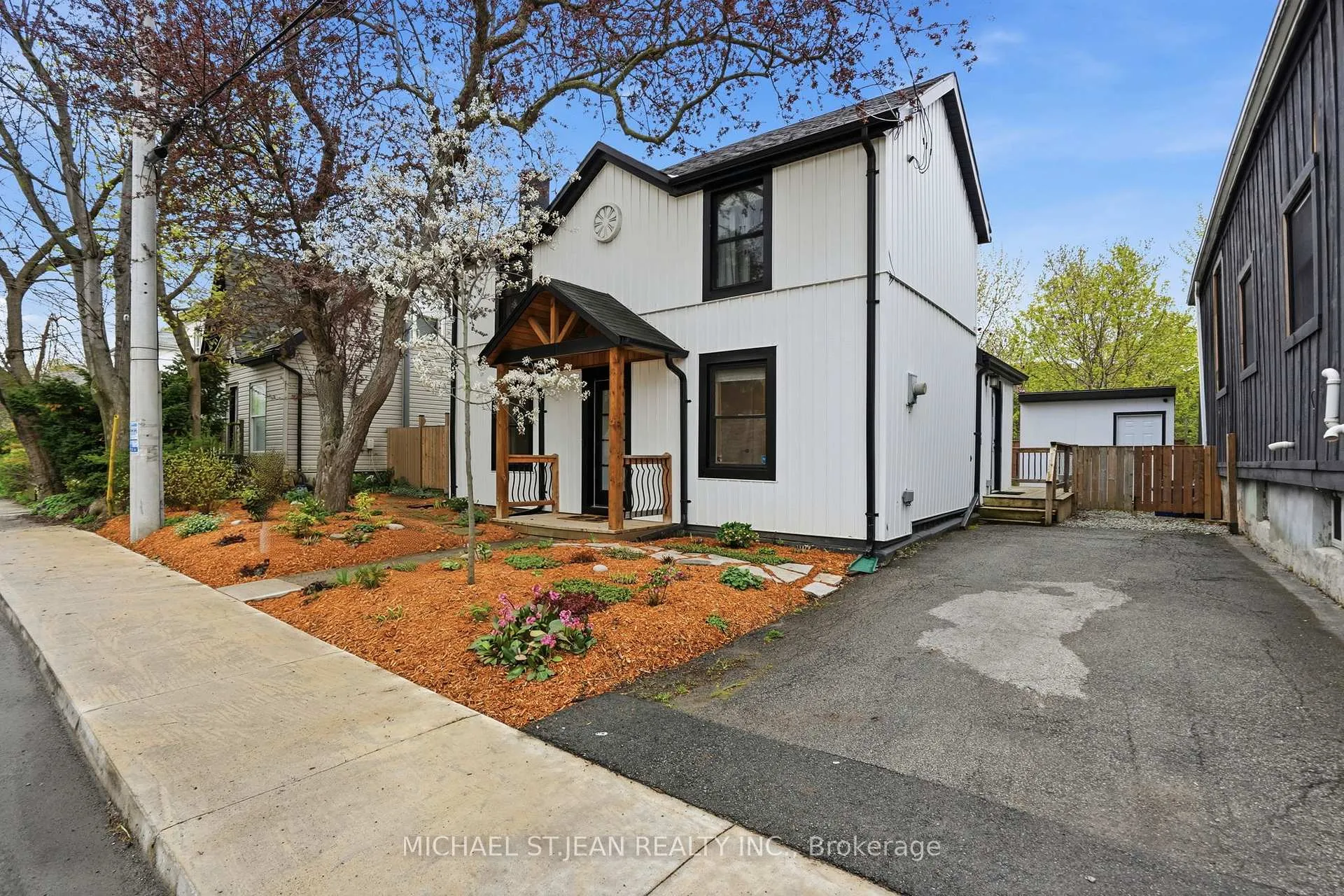 Photo 4 of 139 Canada Street, Hamilton, Kirkendall — HOMEH