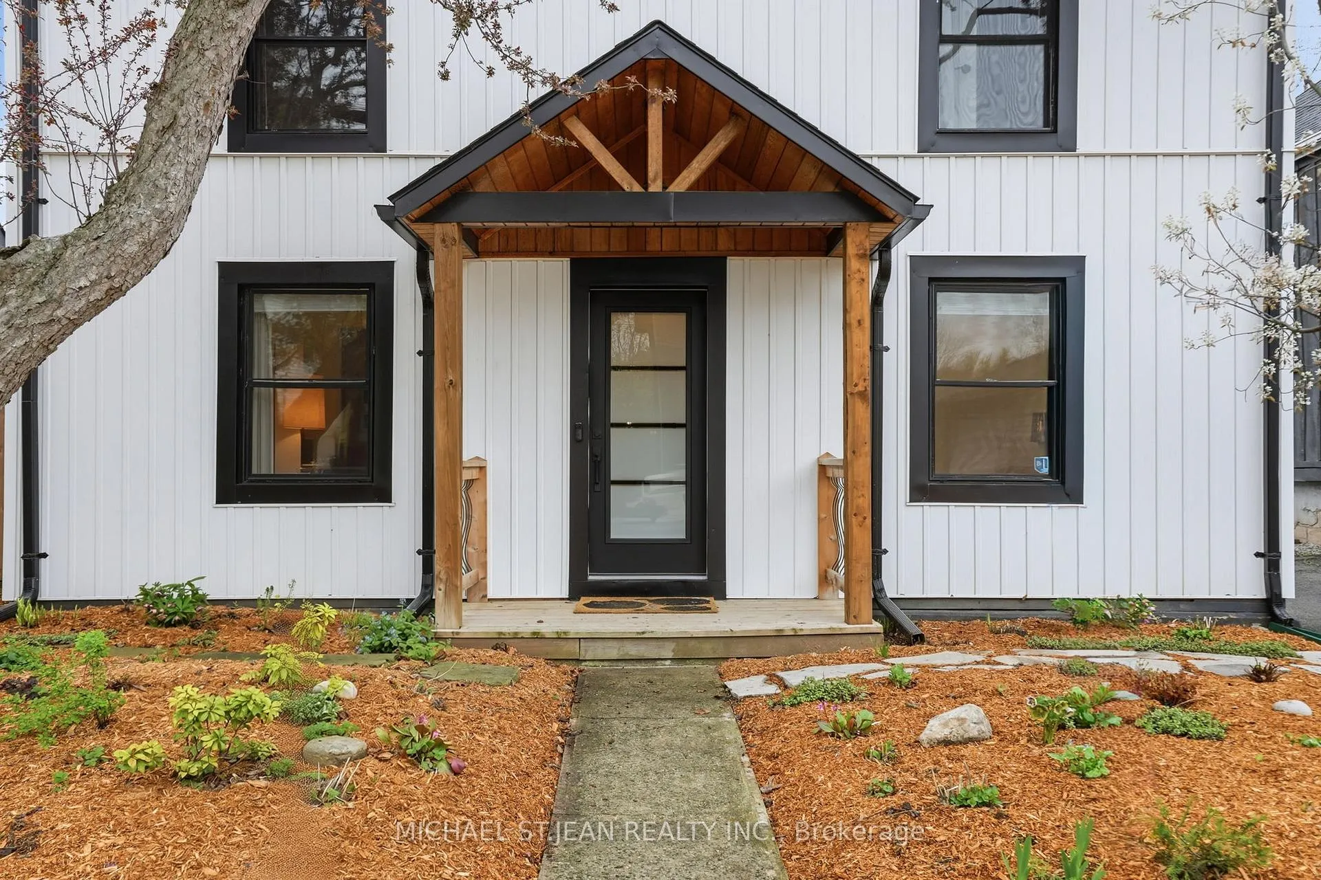 Photo 5 of 139 Canada Street, Hamilton, Kirkendall — HOMEH
