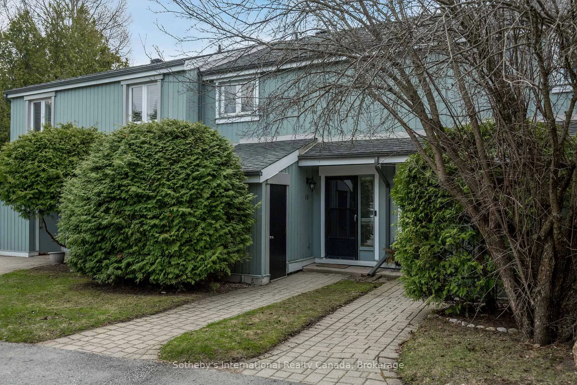 Photo 1 of Unit 16, 125 Fairway Crescent, Collingwood — HOMEH