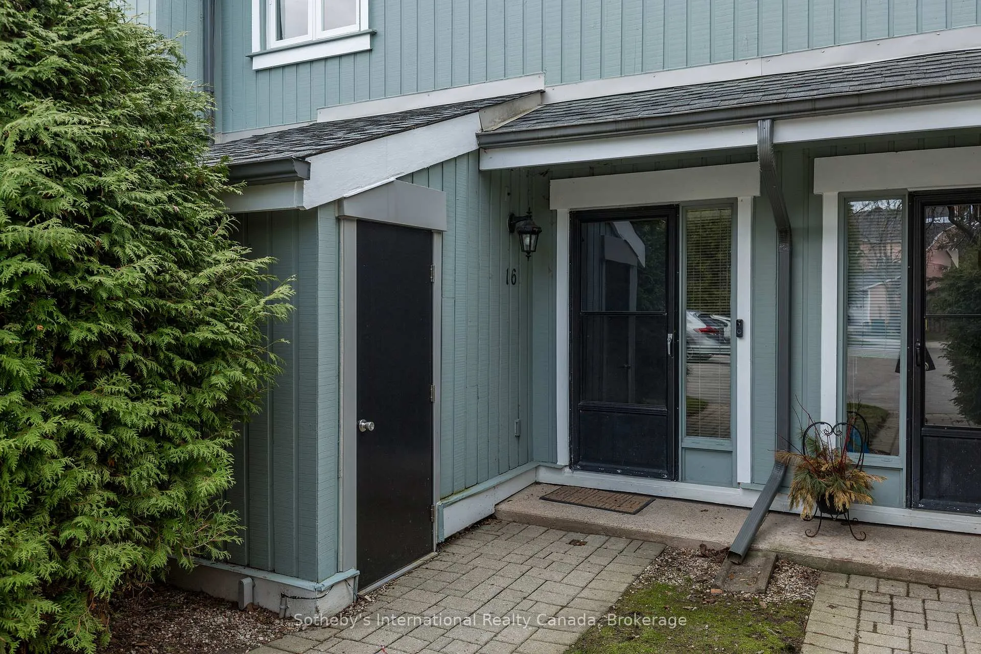 Photo 2 of Unit 16, 125 Fairway Crescent, Collingwood — HOMEH