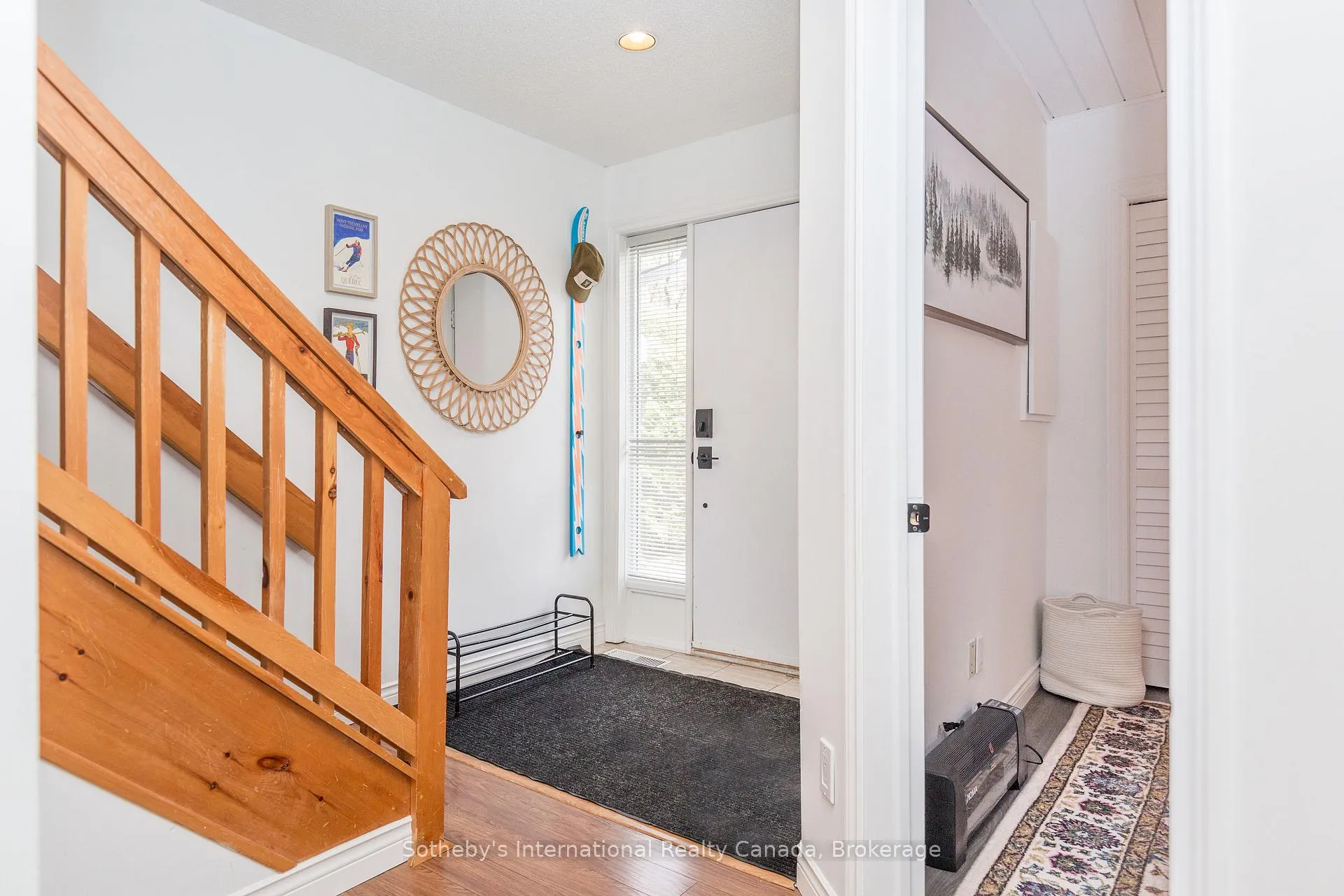 Photo 4 of Unit 16, 125 Fairway Crescent, Collingwood — HOMEH