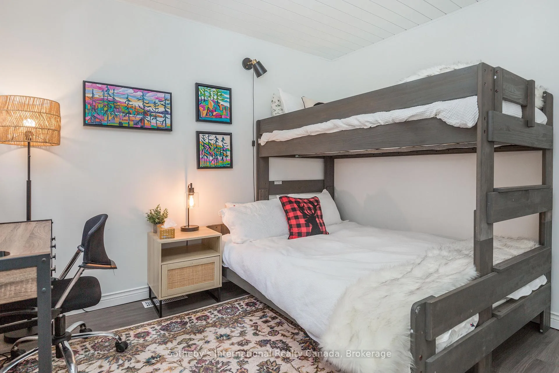 Photo 6 of Unit 16, 125 Fairway Crescent, Collingwood — HOMEH