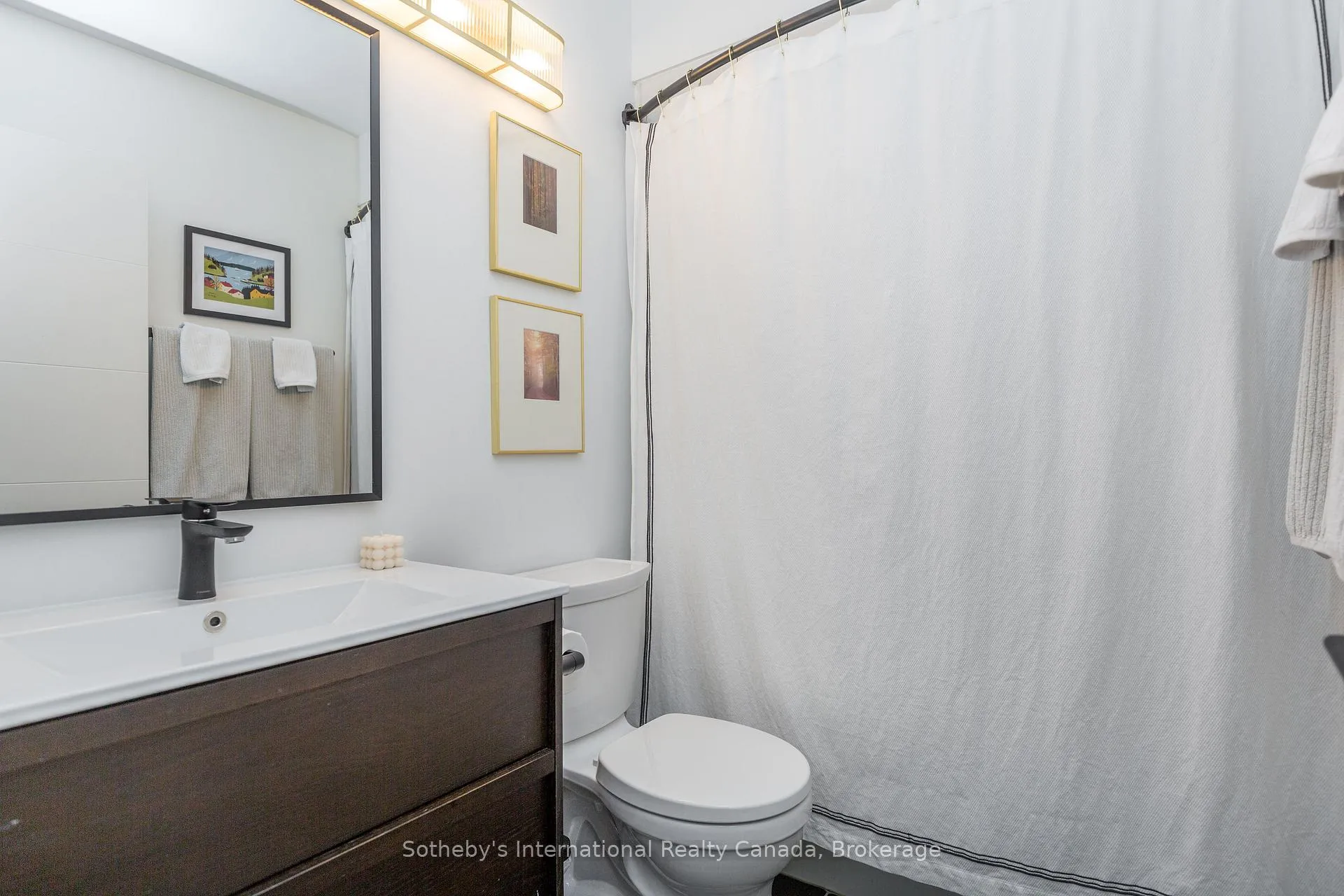 Photo 7 of Unit 16, 125 Fairway Crescent, Collingwood — HOMEH
