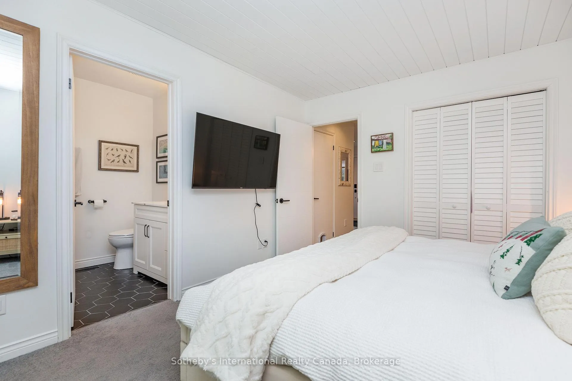 Photo 9 of Unit 16, 125 Fairway Crescent, Collingwood — HOMEH