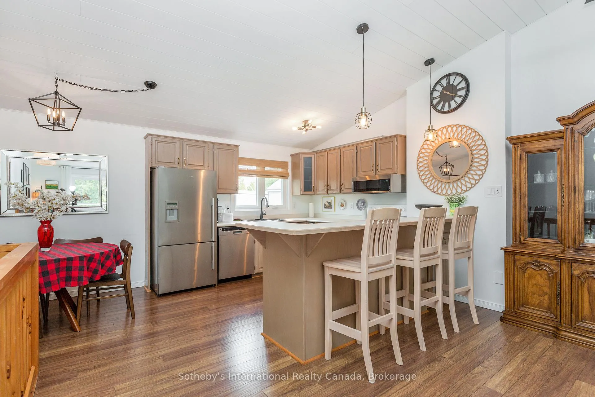 Photo 11 of Unit 16, 125 Fairway Crescent, Collingwood — HOMEH