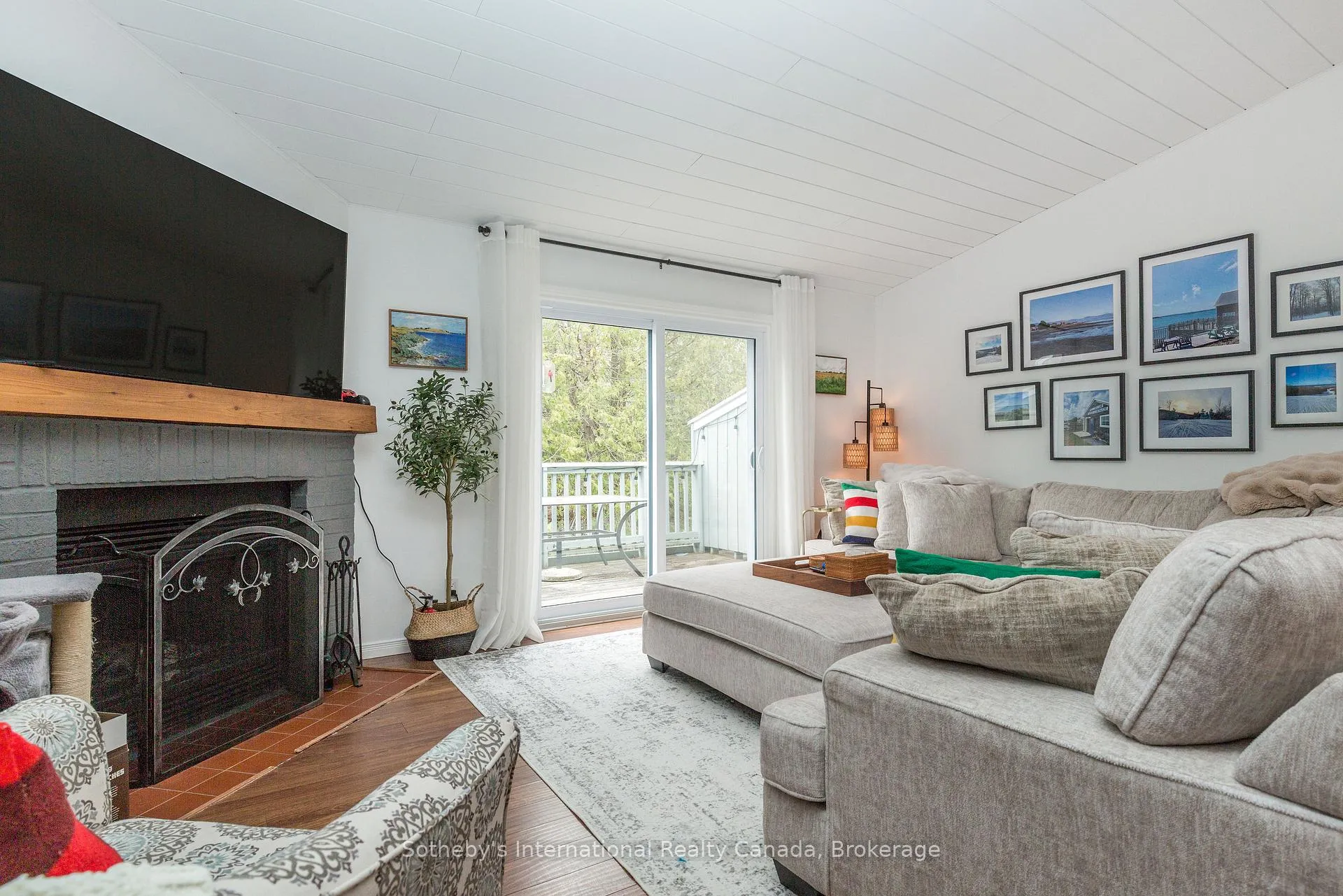 Photo 16 of Unit 16, 125 Fairway Crescent, Collingwood — HOMEH