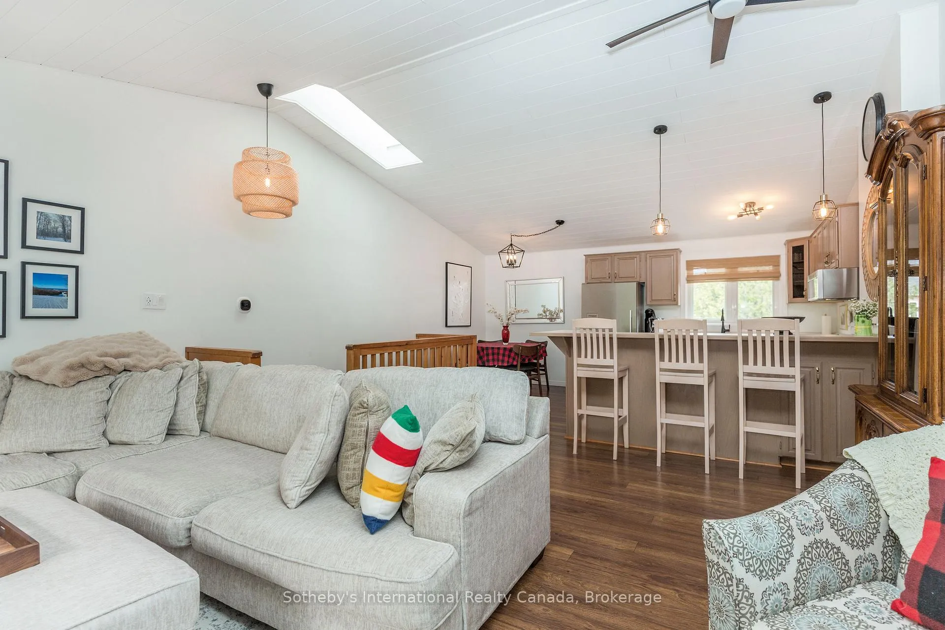 Photo 18 of Unit 16, 125 Fairway Crescent, Collingwood — HOMEH