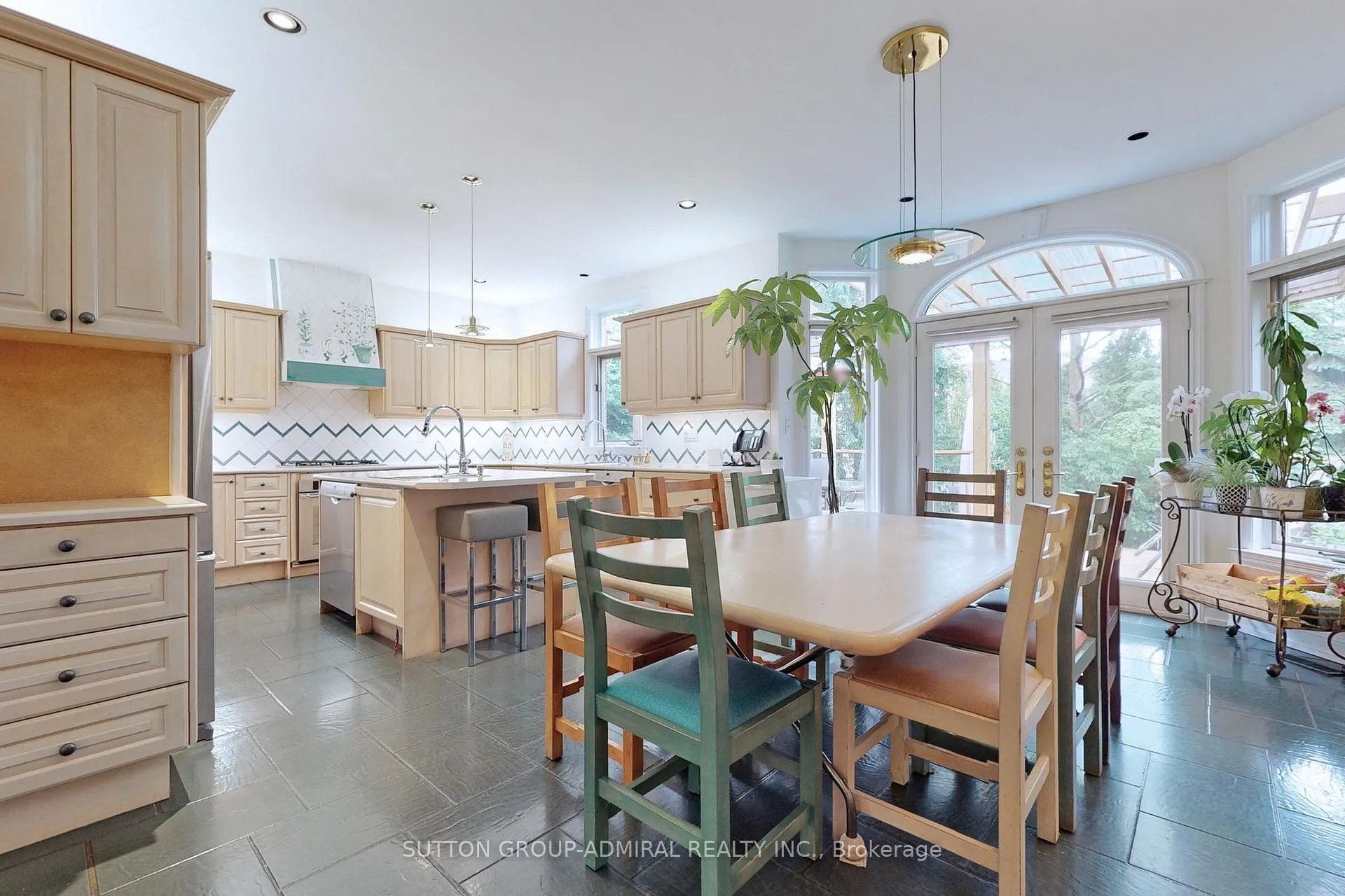 Photo 13 of 27 Shelborne Avenue, Toronto, Bedford Park-Nortown — HOMEH