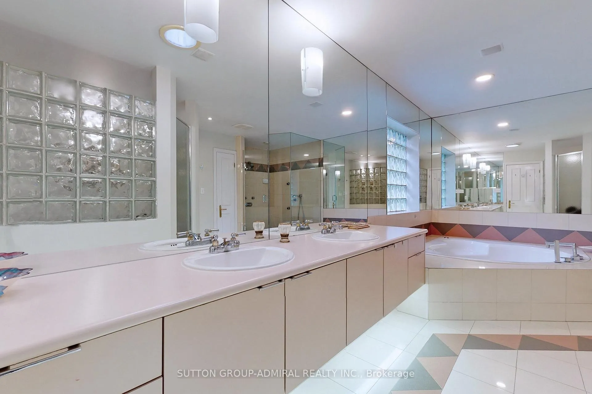 Photo 16 of 27 Shelborne Avenue, Toronto, Bedford Park-Nortown — HOMEH