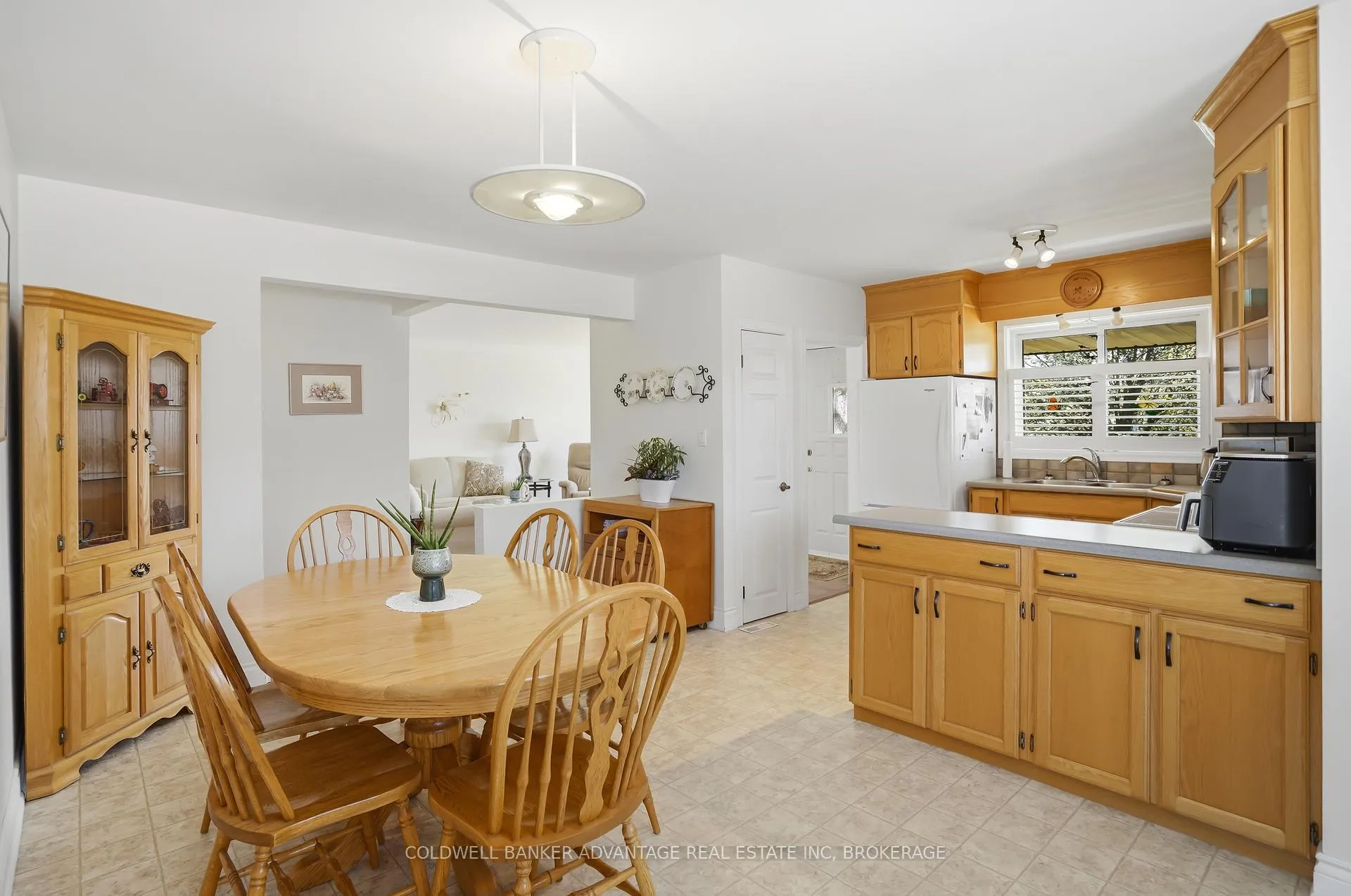 Photo 6 of 11 Empress Avenue, Welland, Lincoln/Crowland — HOMEH