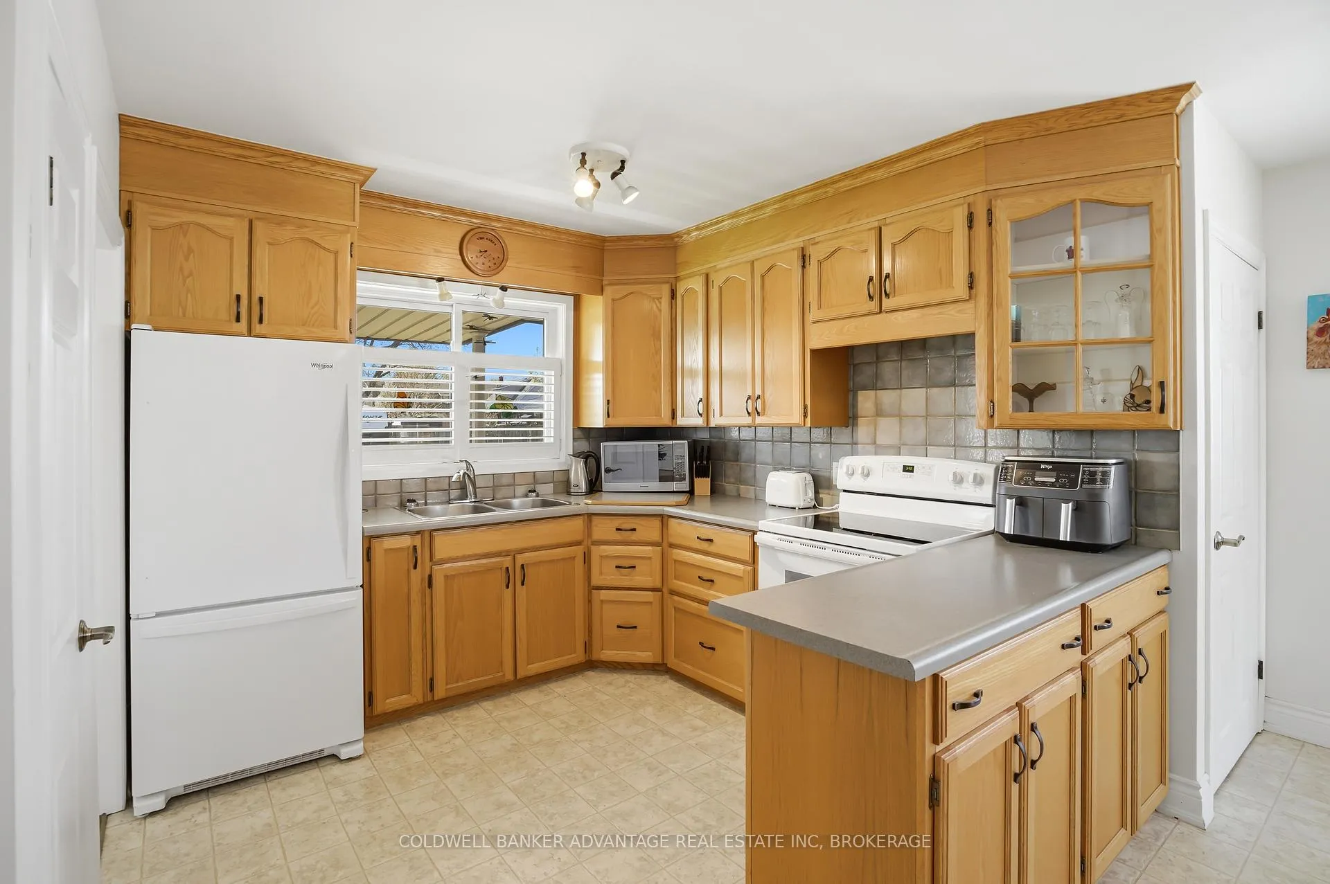 Photo 7 of 11 Empress Avenue, Welland, Lincoln/Crowland — HOMEH