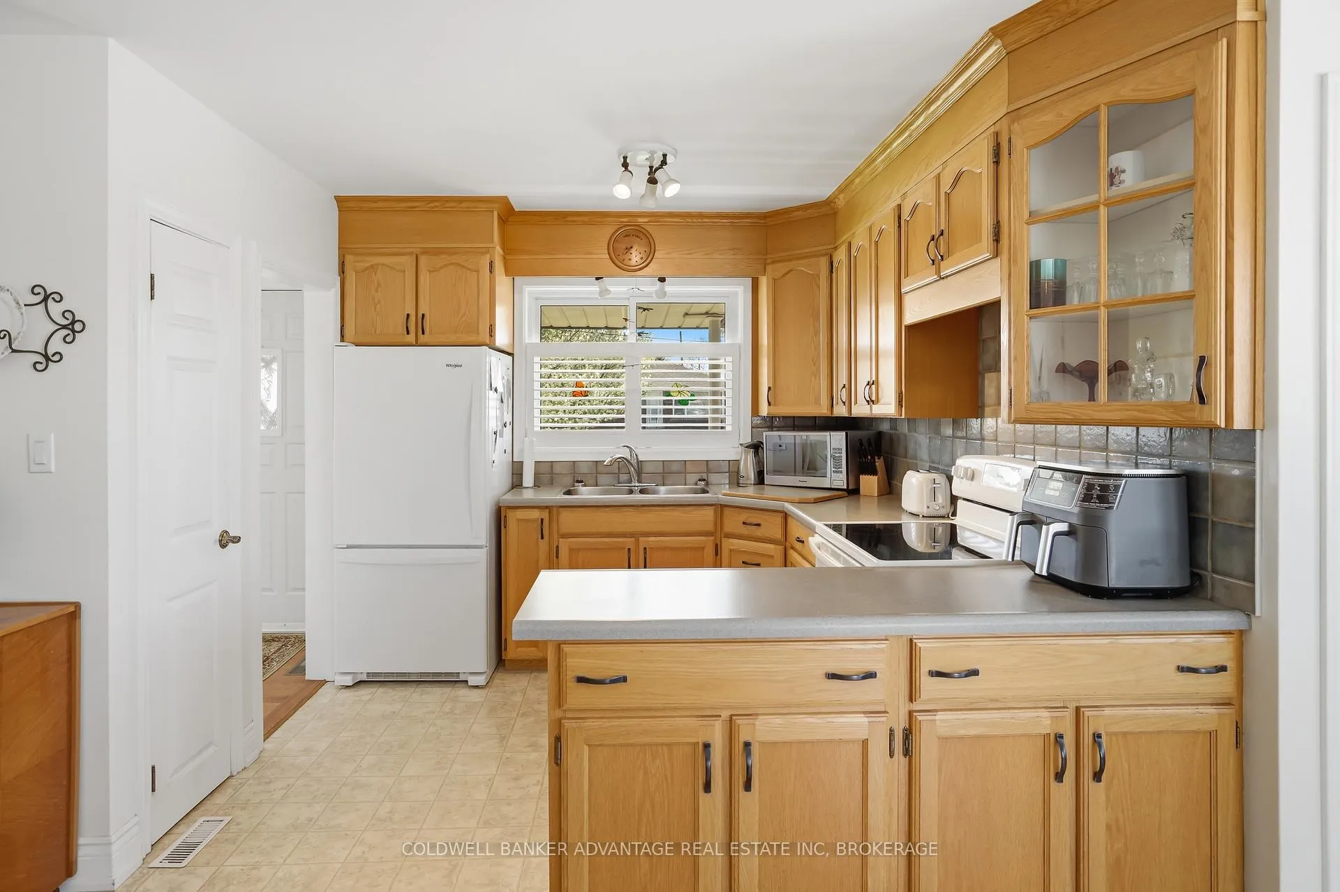 Photo 8 of 11 Empress Avenue, Welland, Lincoln/Crowland — HOMEH
