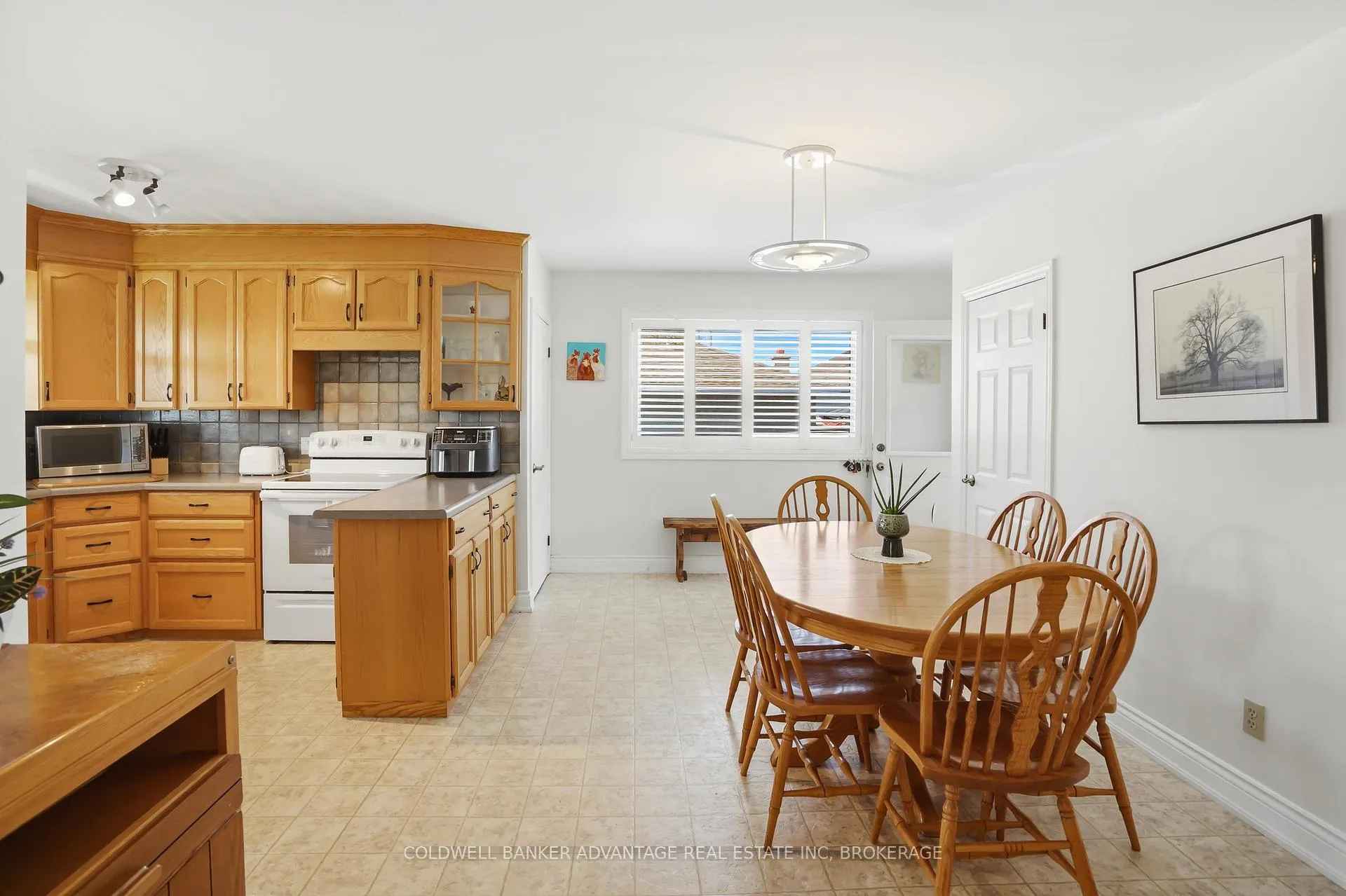 Photo 9 of 11 Empress Avenue, Welland, Lincoln/Crowland — HOMEH