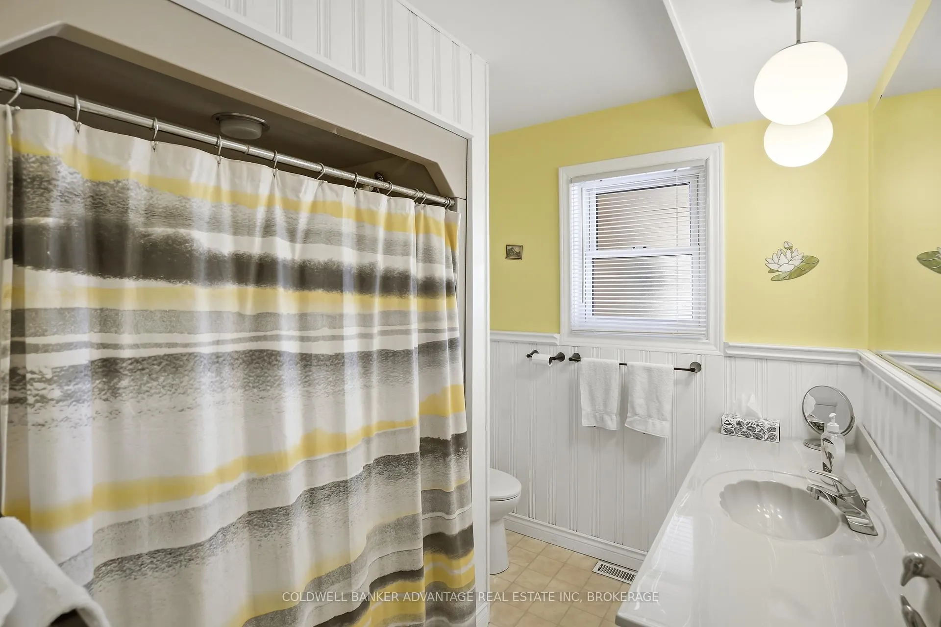 Photo 12 of 11 Empress Avenue, Welland, Lincoln/Crowland — HOMEH