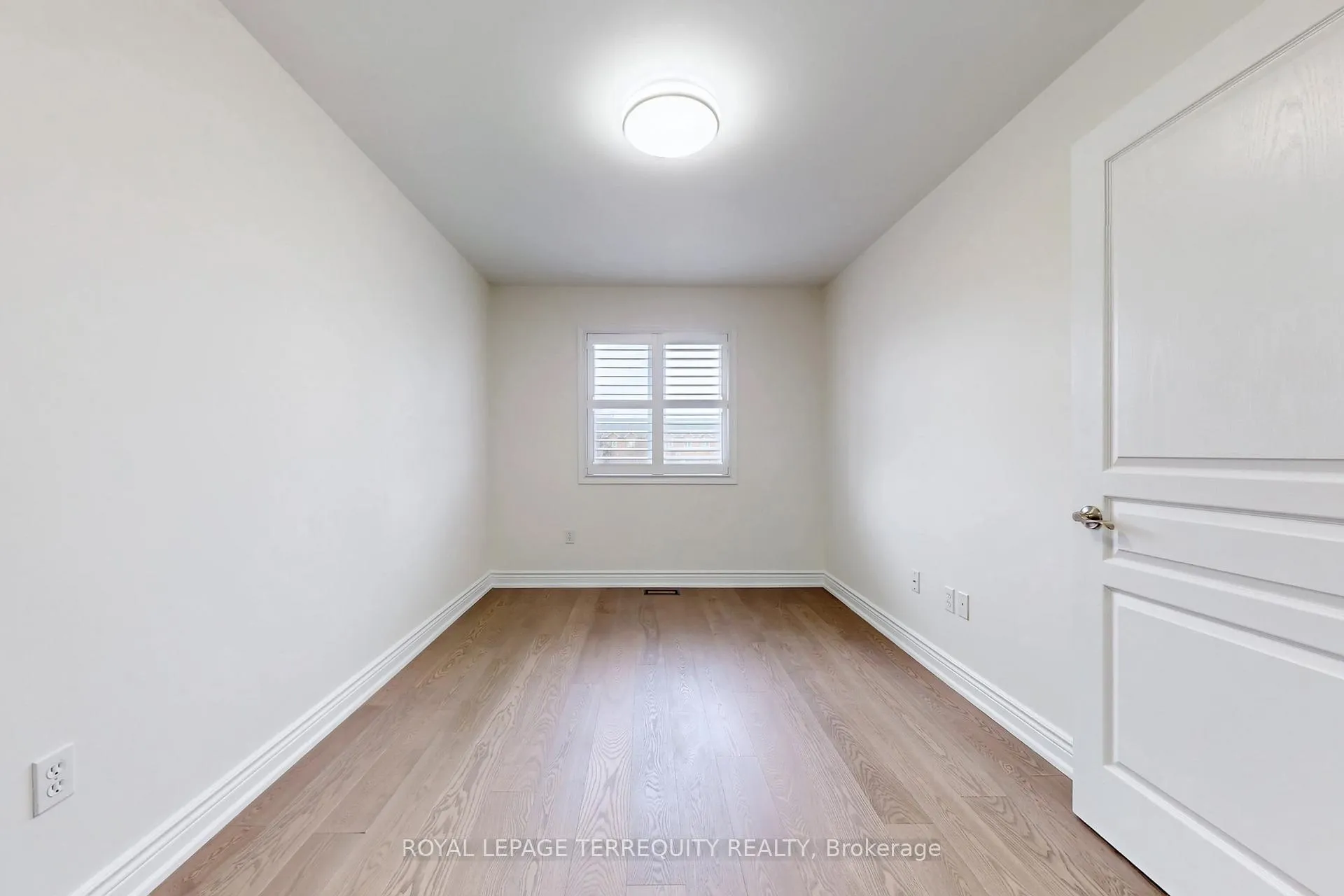 Photo 27 of 2062 Redstone Crescent, Oakville, Westmount — HOMEH