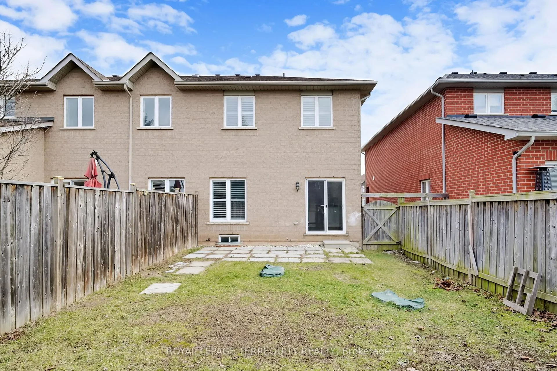 Photo 50 of 2062 Redstone Crescent, Oakville, Westmount — HOMEH