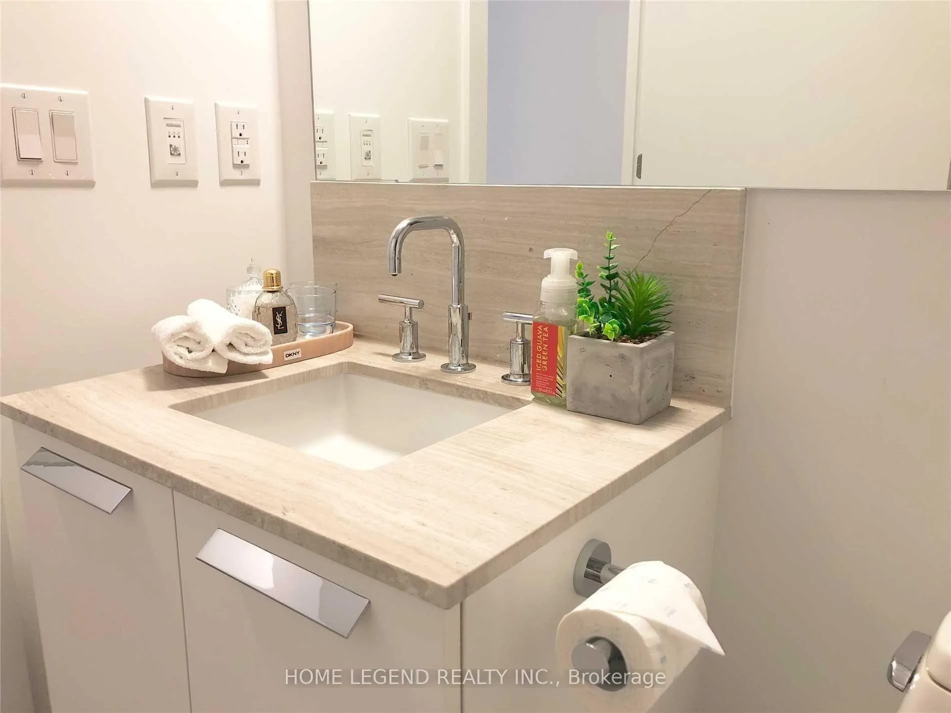 Photo 9 of Unit 1110, 50 Charles Street E, Toronto, Church-Yonge Corridor — HOMEH