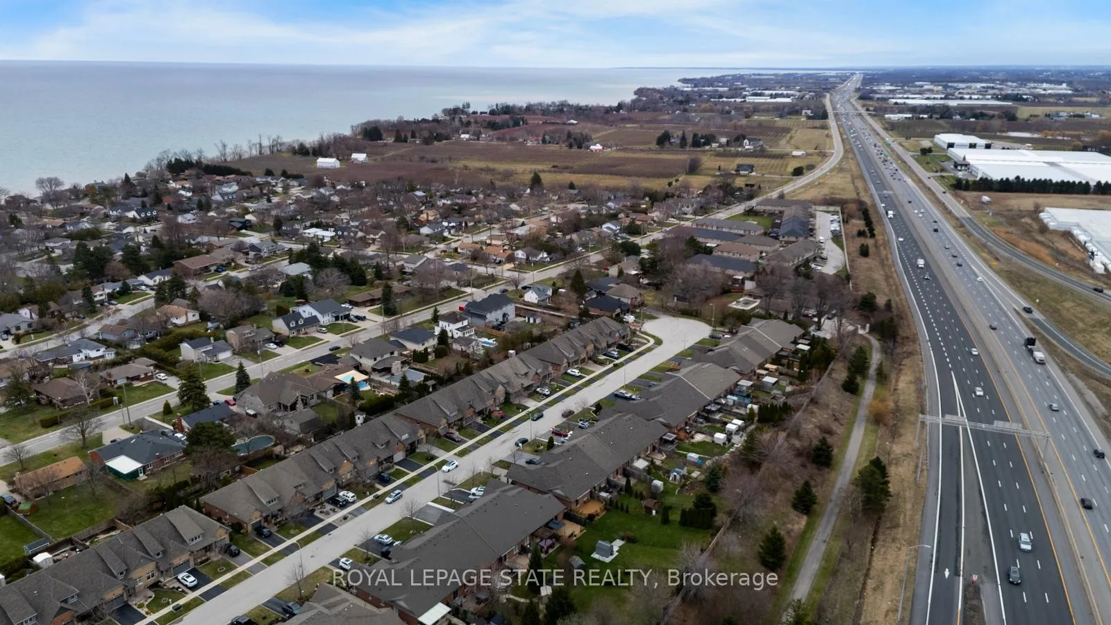 Photo 3 of 30 Conrad Place, Grimsby, Grimsby Beach — HOMEH