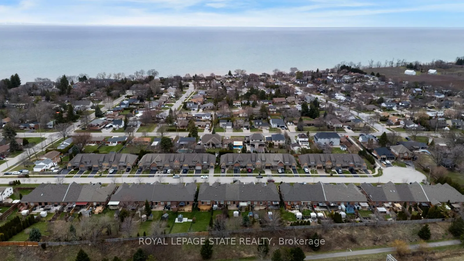 Photo 4 of 30 Conrad Place, Grimsby, Grimsby Beach — HOMEH