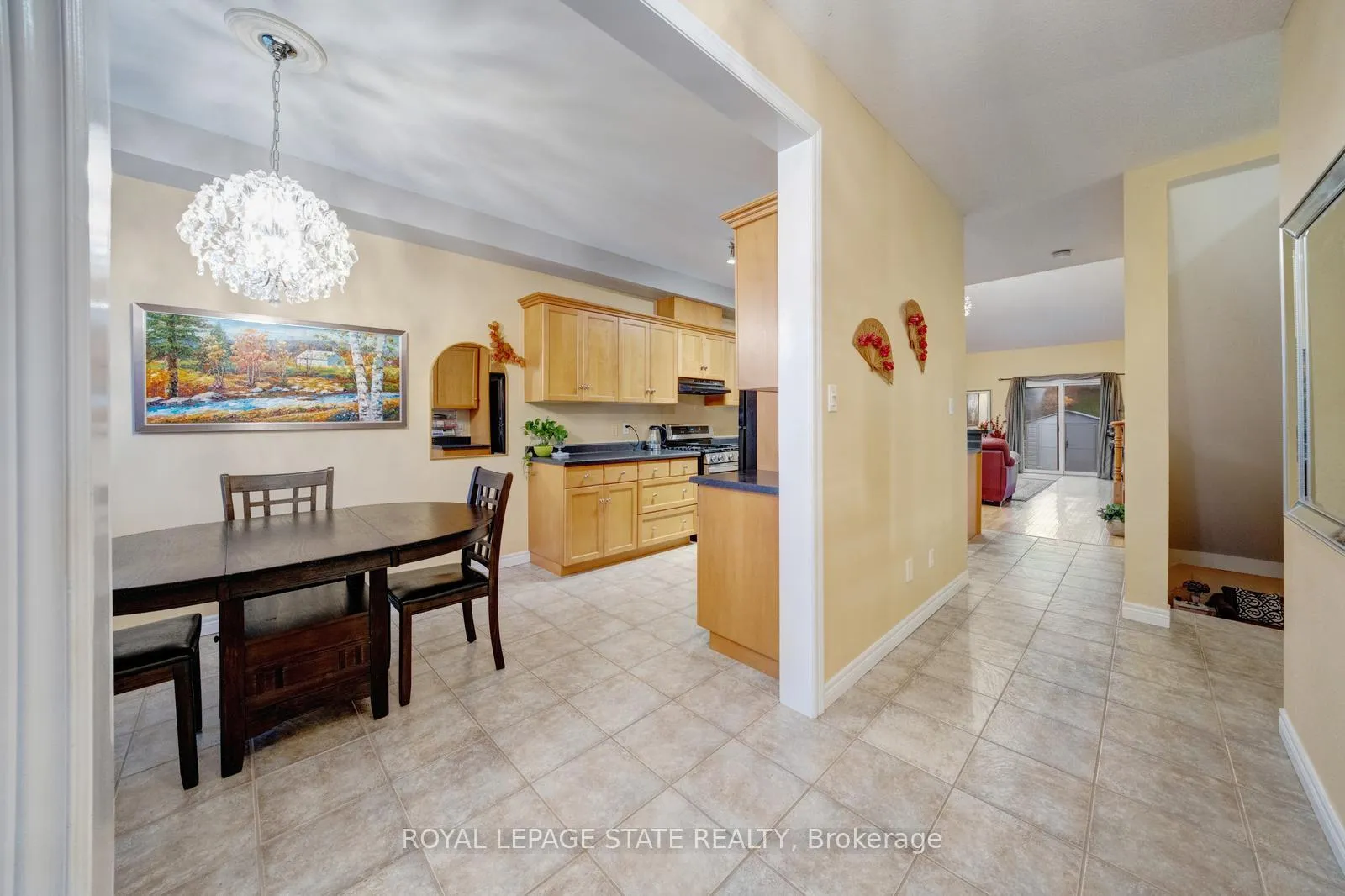 Photo 9 of 30 Conrad Place, Grimsby, Grimsby Beach — HOMEH